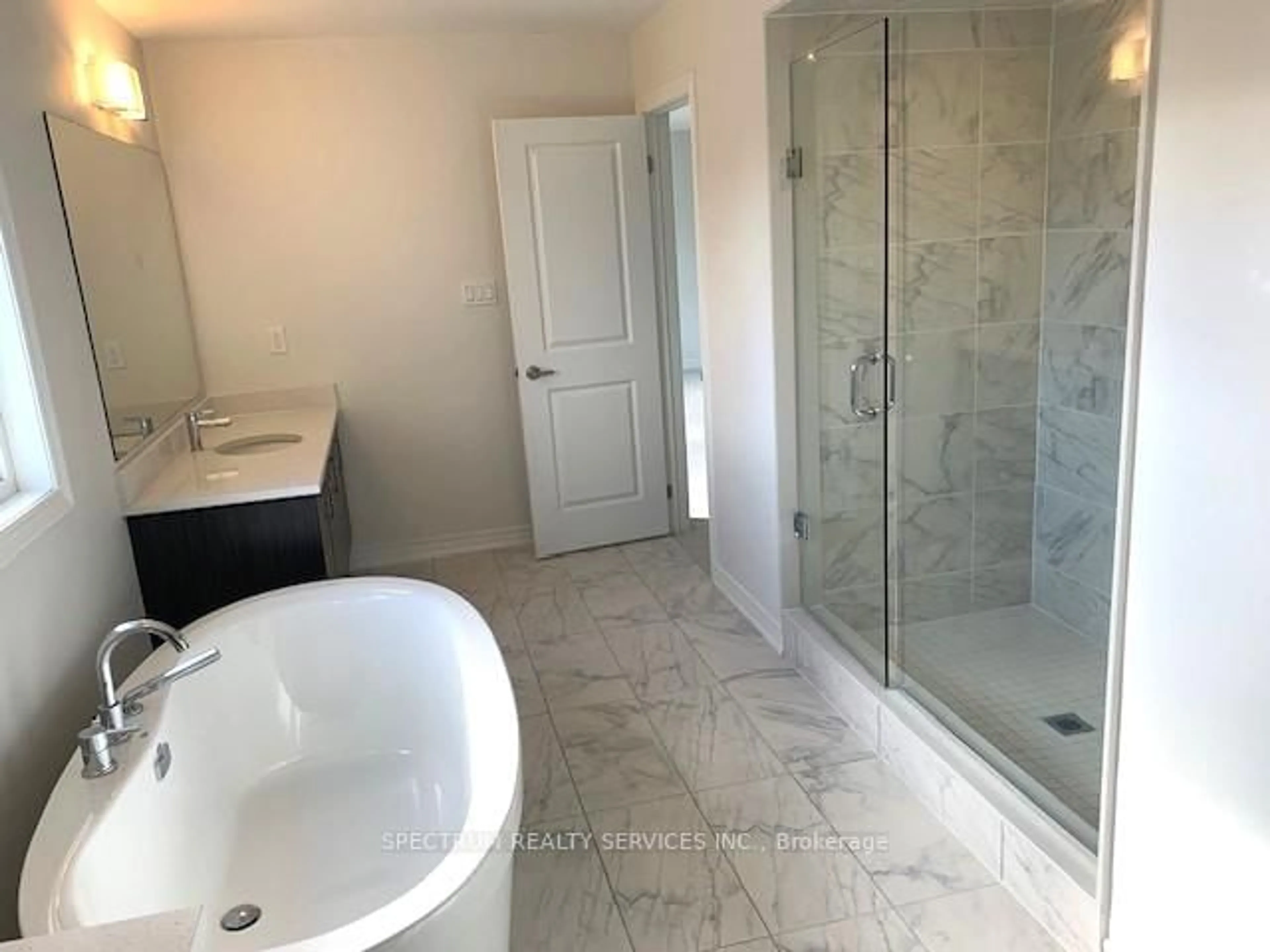 Contemporary bathroom, ceramic/tile floor for 61 Bud Leggett Cres, Georgina Ontario L4P 0T1