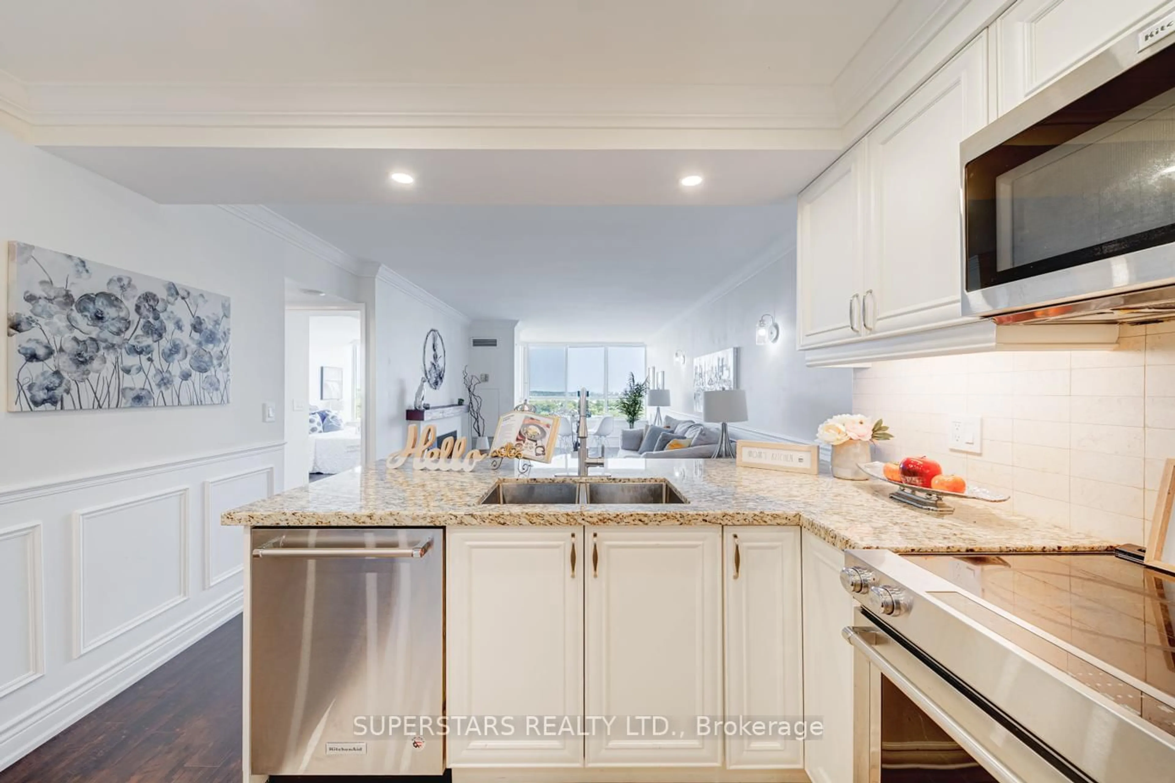 Open concept kitchen, ceramic/tile floor for 33 Weldrick Rd #1508, Richmond Hill Ontario L4C 8W4