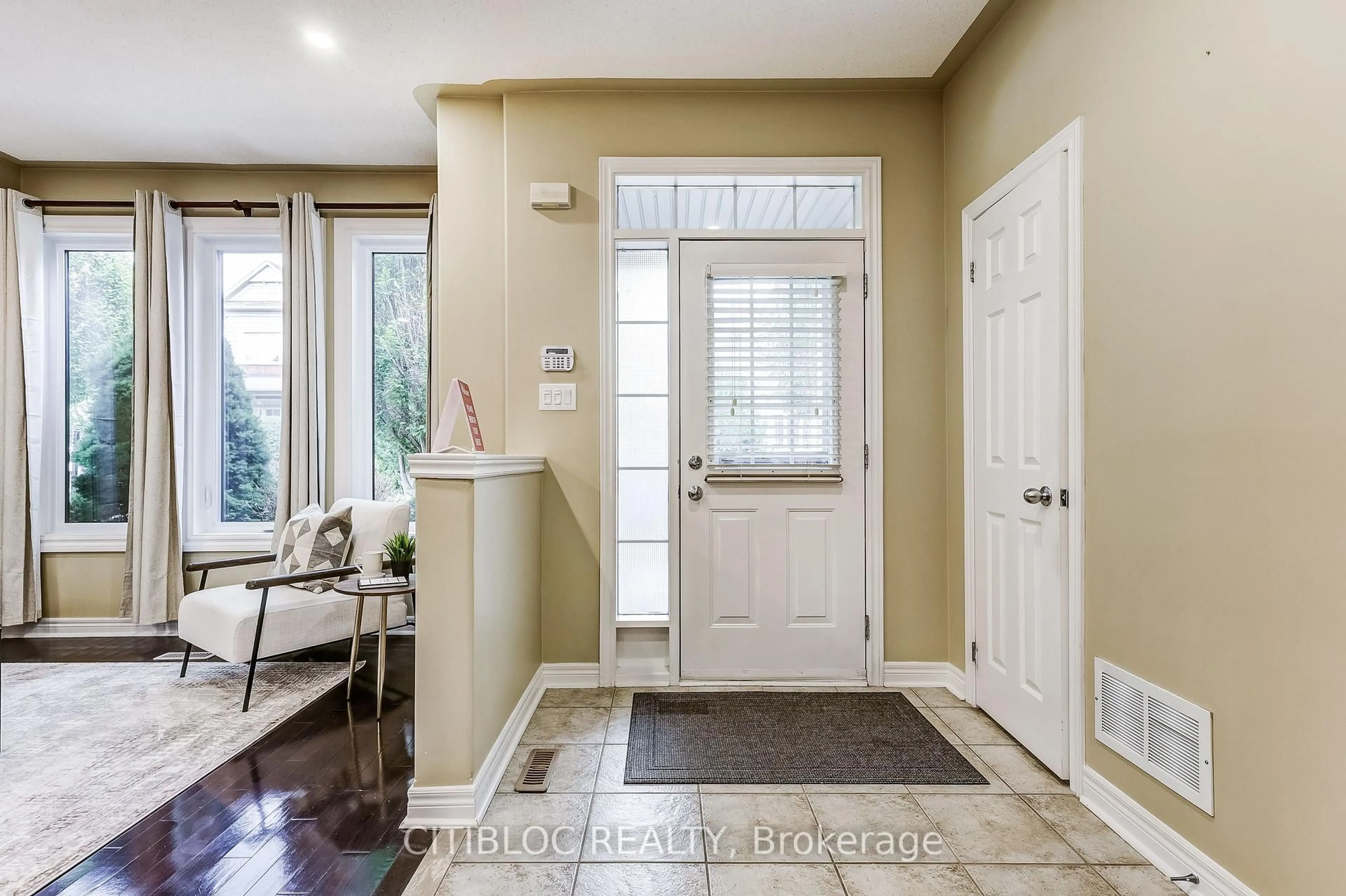 Indoor entryway for 23 Evaridge Dr, Markham Ontario L6B 1E7
