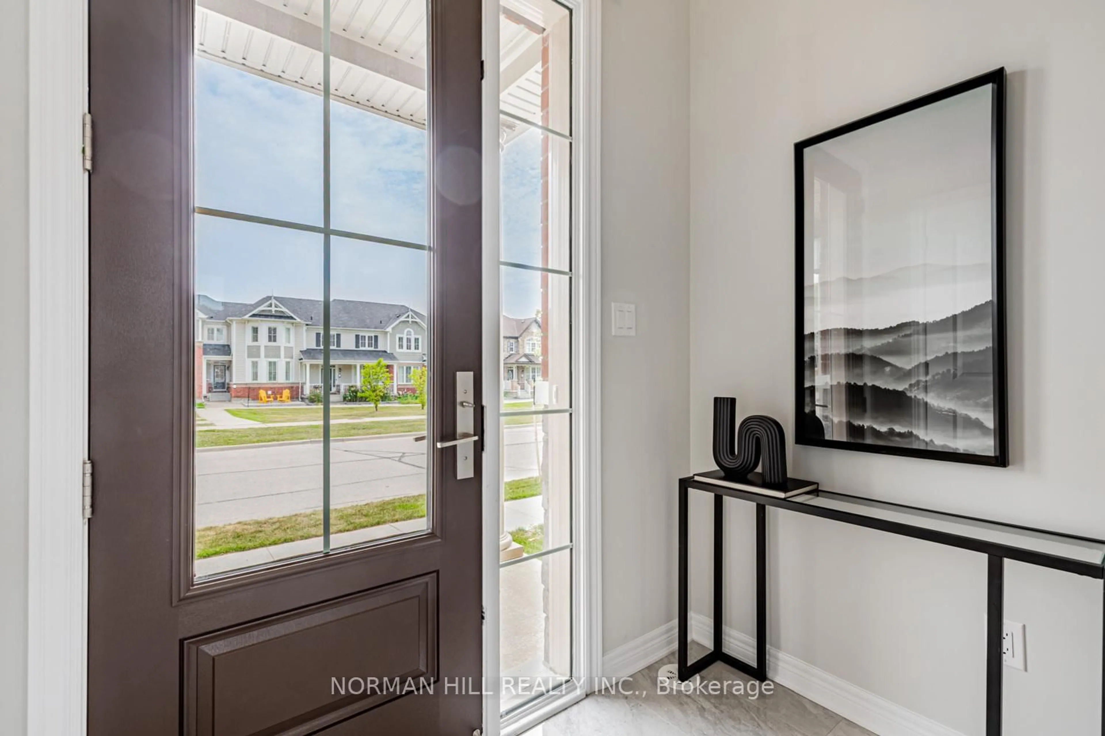 Indoor entryway for 276 Riverlands Ave, Markham Ontario L6B 0W2