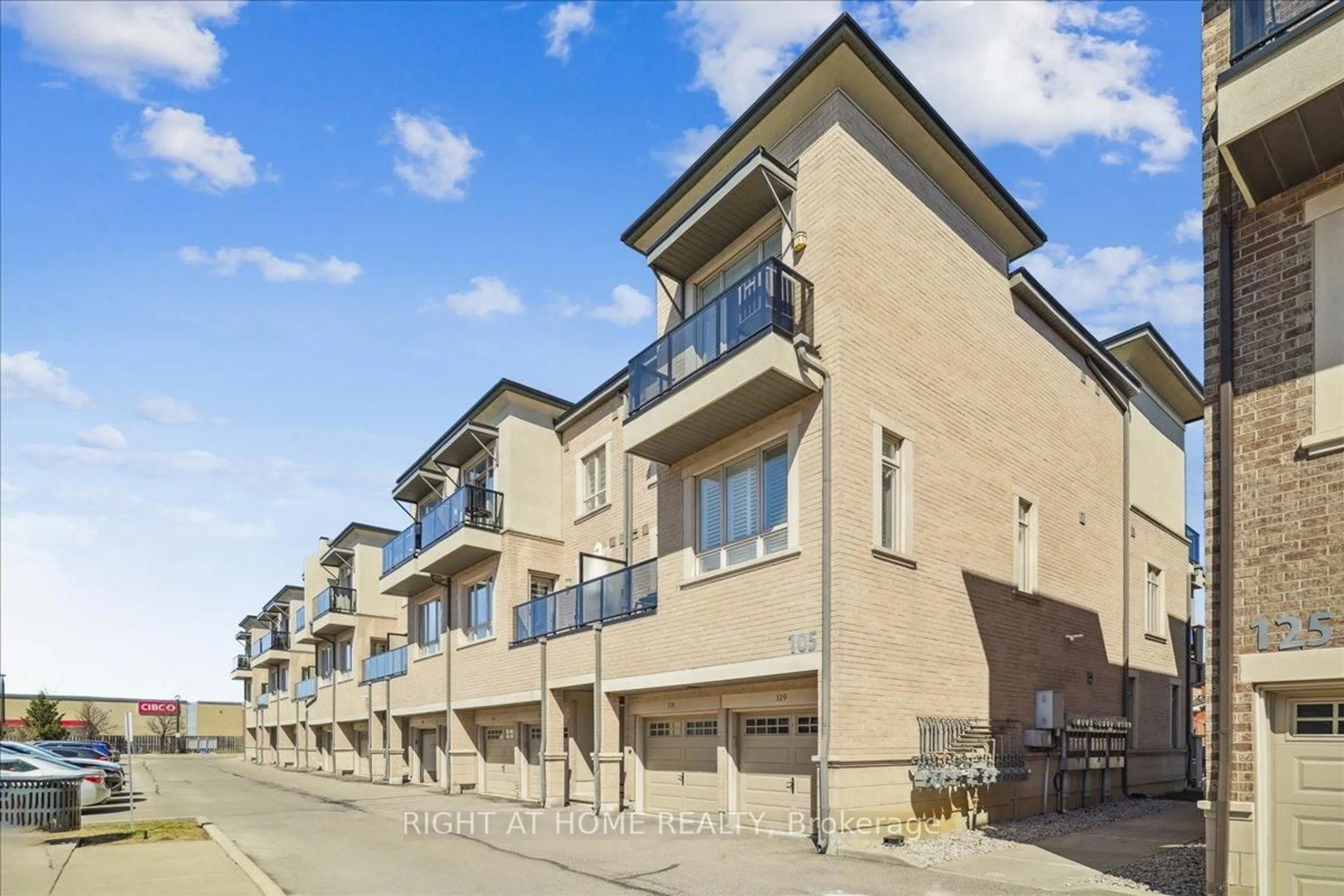 Unknown for 105 Kayla Cres #14, Vaughan Ontario L6A 4W3
