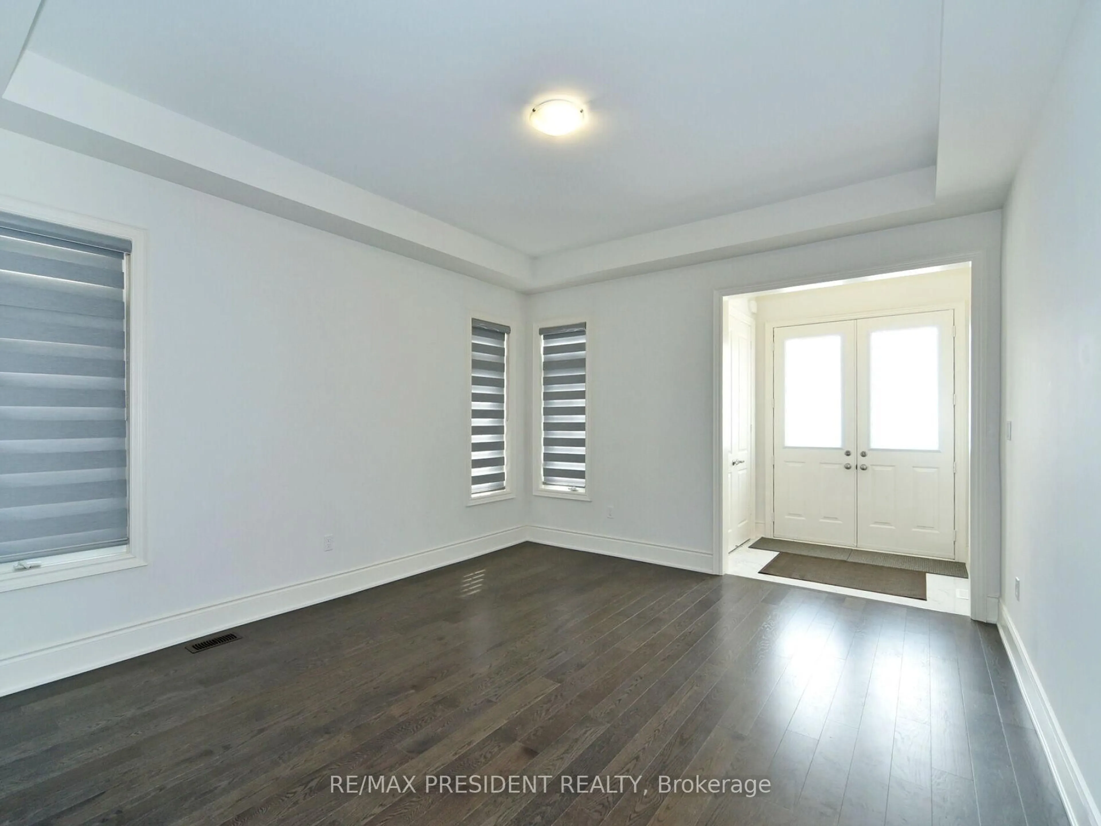 A pic of a room for 210 Mckean Dr, Whitchurch-Stouffville Ontario L4A 5C2
