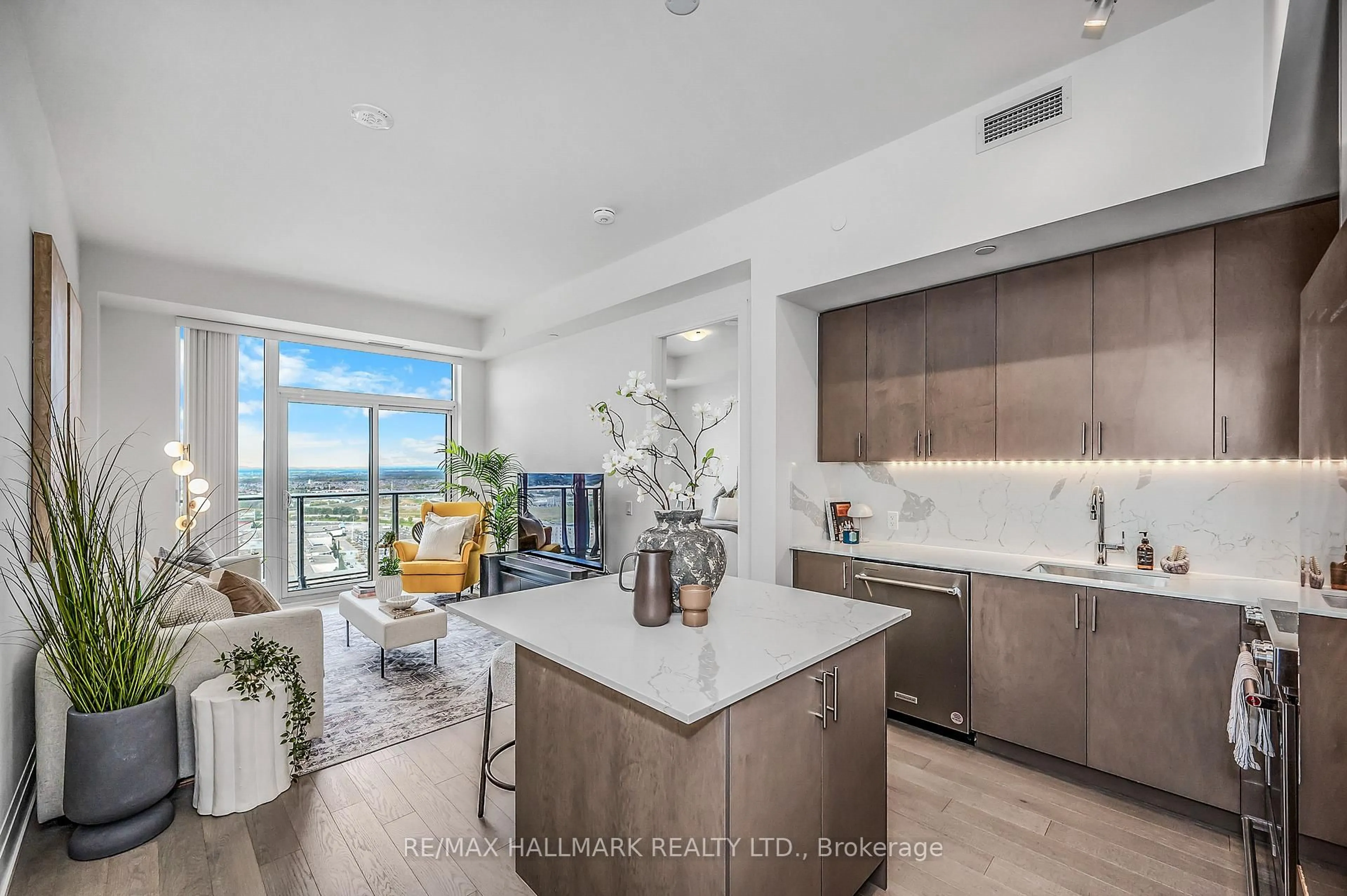 Open concept kitchen, unknown for 9000 Jane St #PH114, Vaughan Ontario L4K 0M6
