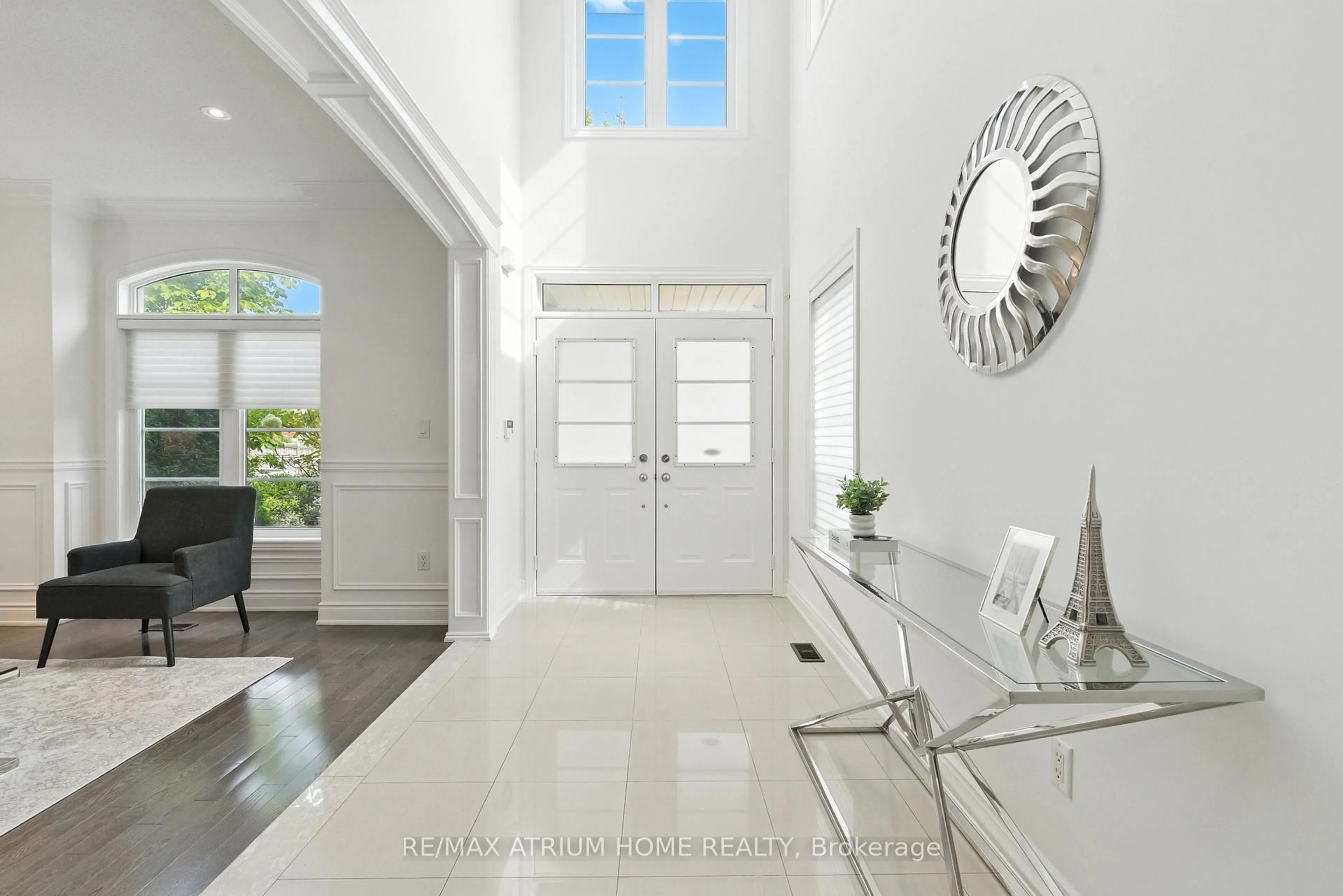Indoor entryway for 503 Summeridge Dr, Vaughan Ontario L4J 9H9