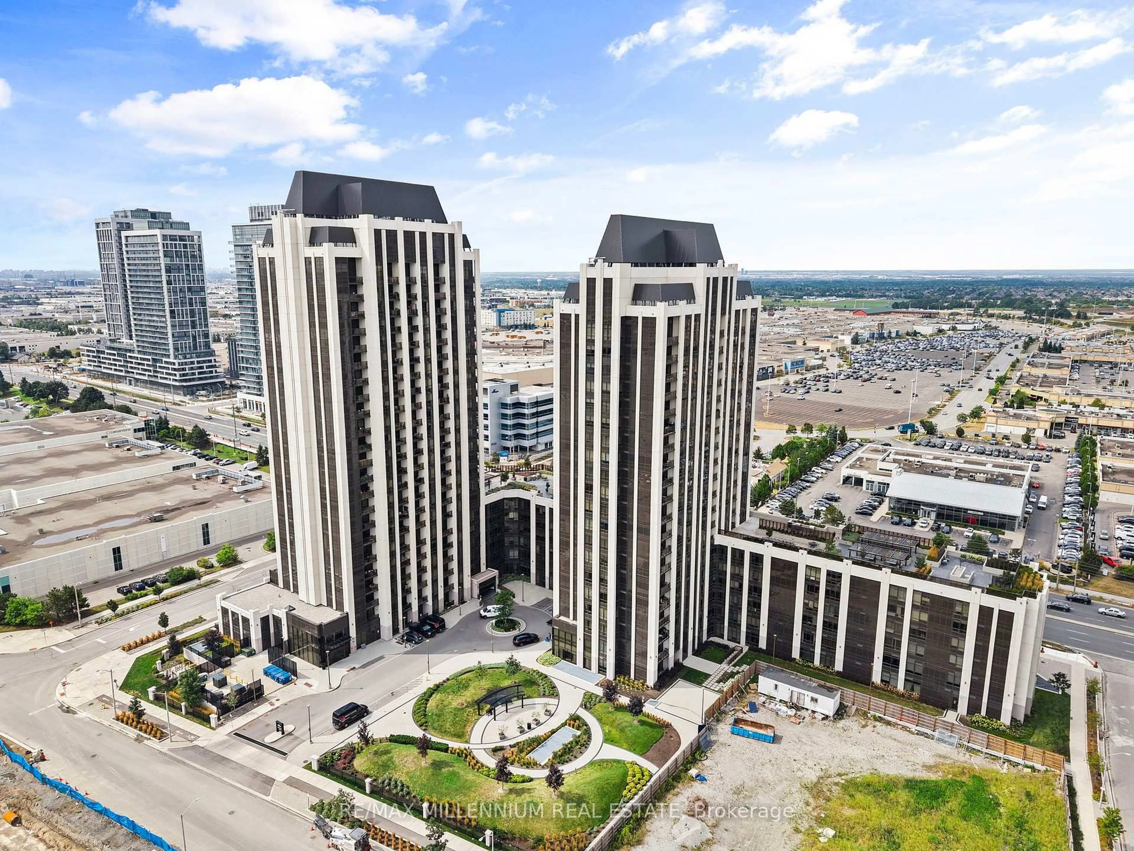 A pic from outside/outdoor area/front of a property/back of a property/a pic from drone, city buildings view from balcony for 9075 Jane St #309, Vaughan Ontario L4K 0L7