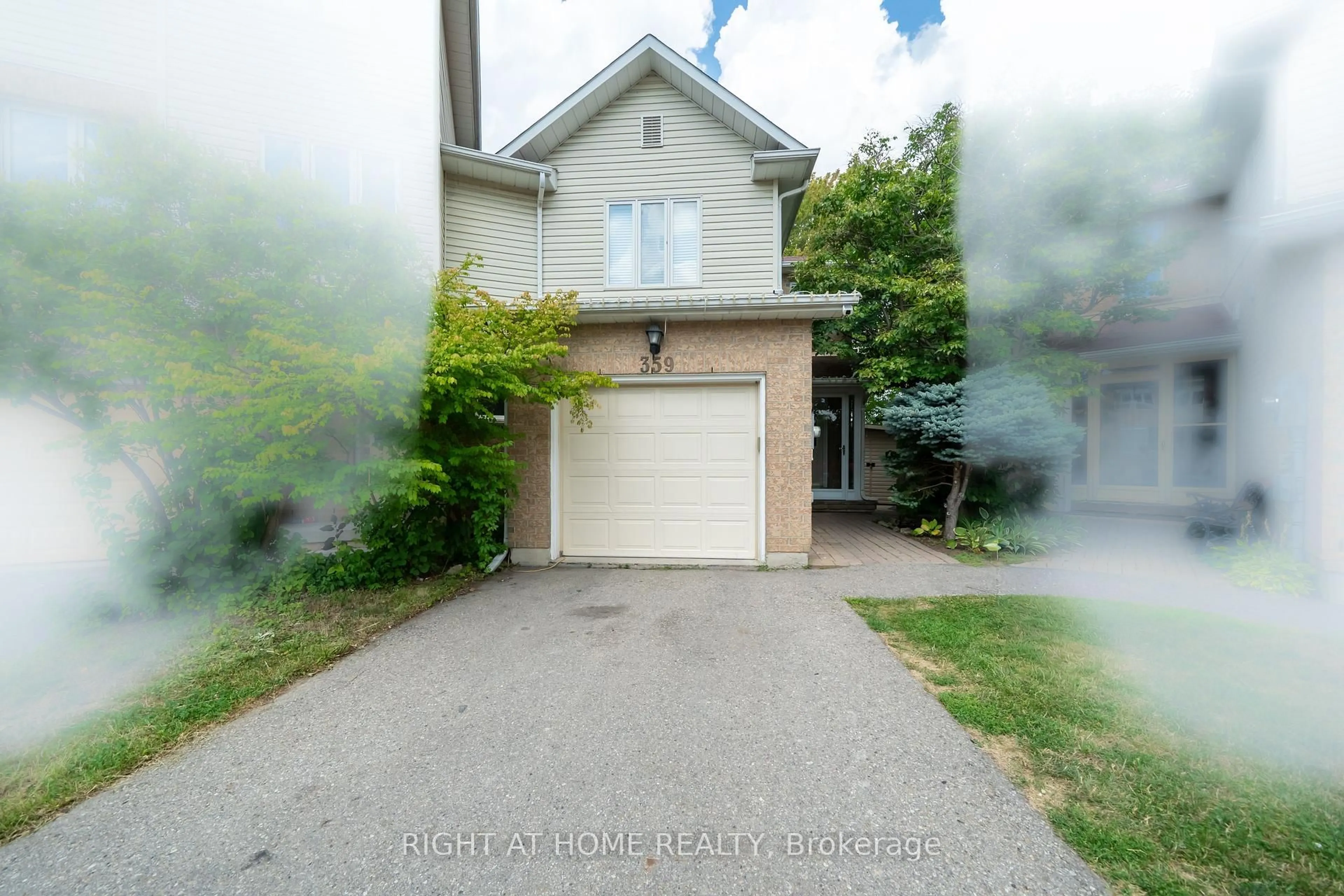 Unknown for 359 Riddell Crt #5, Newmarket Ontario L3Y 8M8
