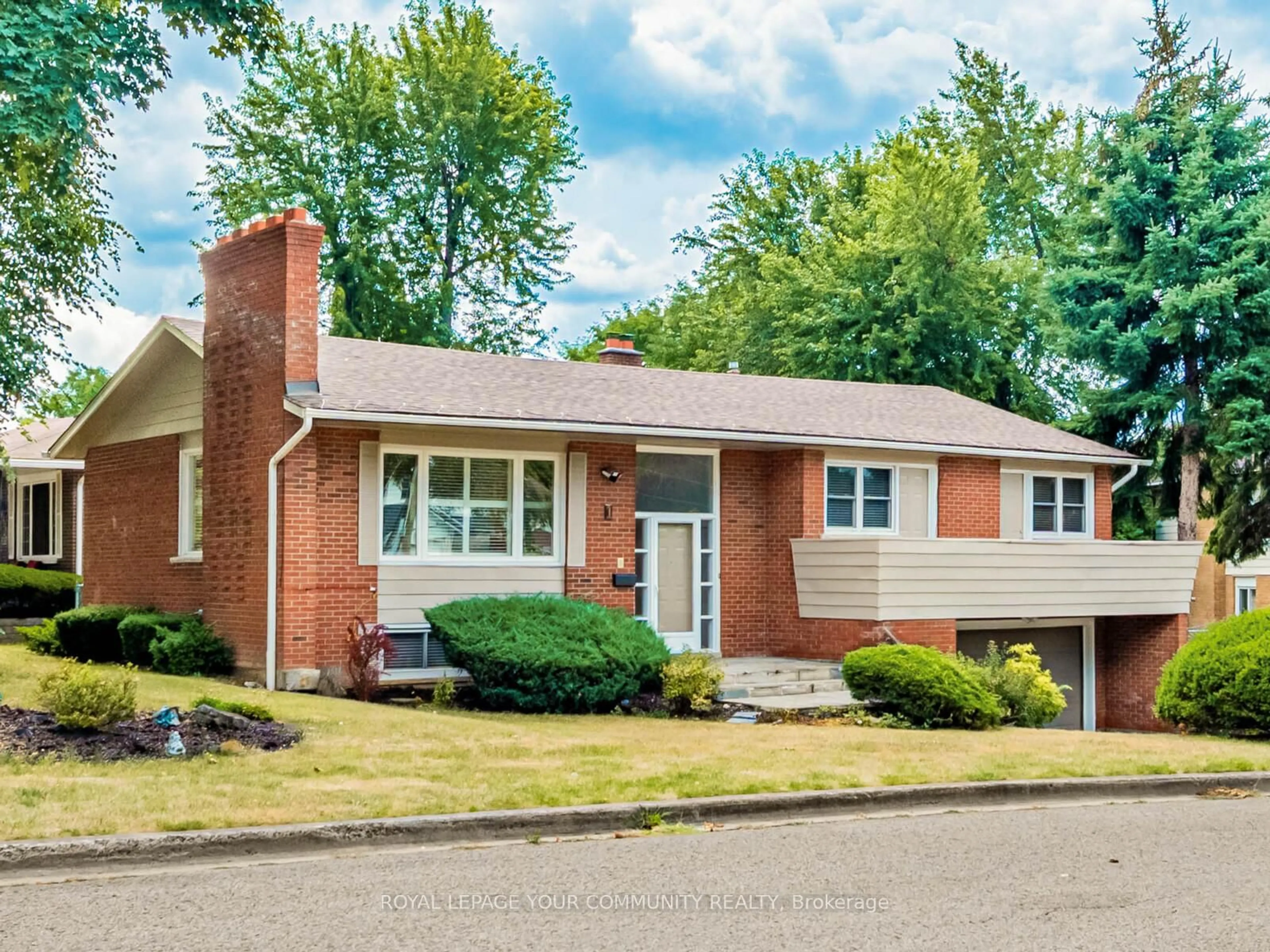 Home with brick exterior material, street for 1 Thorny Brae Dr, Markham Ontario L3T 3G3