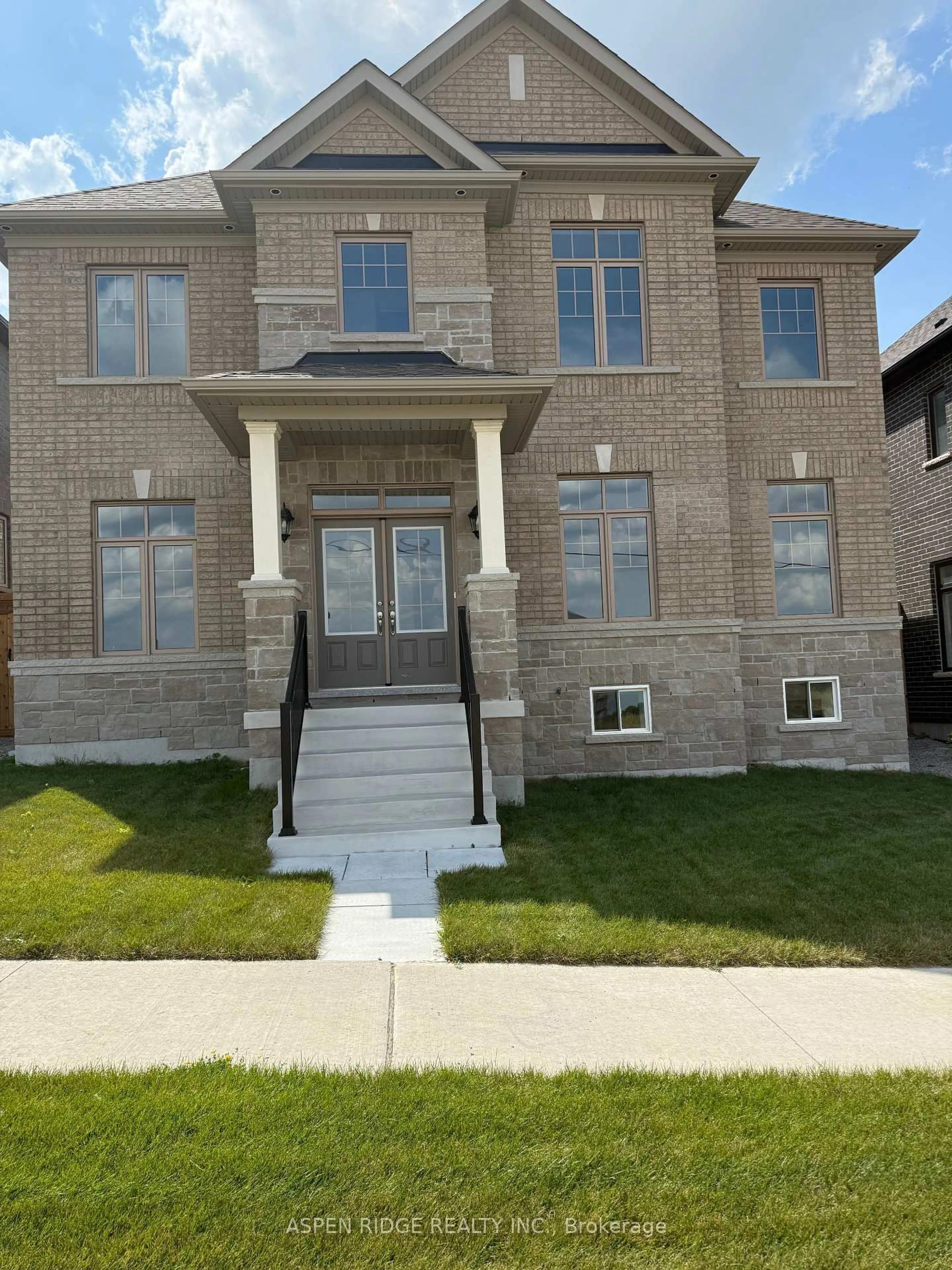 Home with brick exterior material, street for 37 Rowe St, Bradford West Gwillimbury Ontario L3Z 4M9