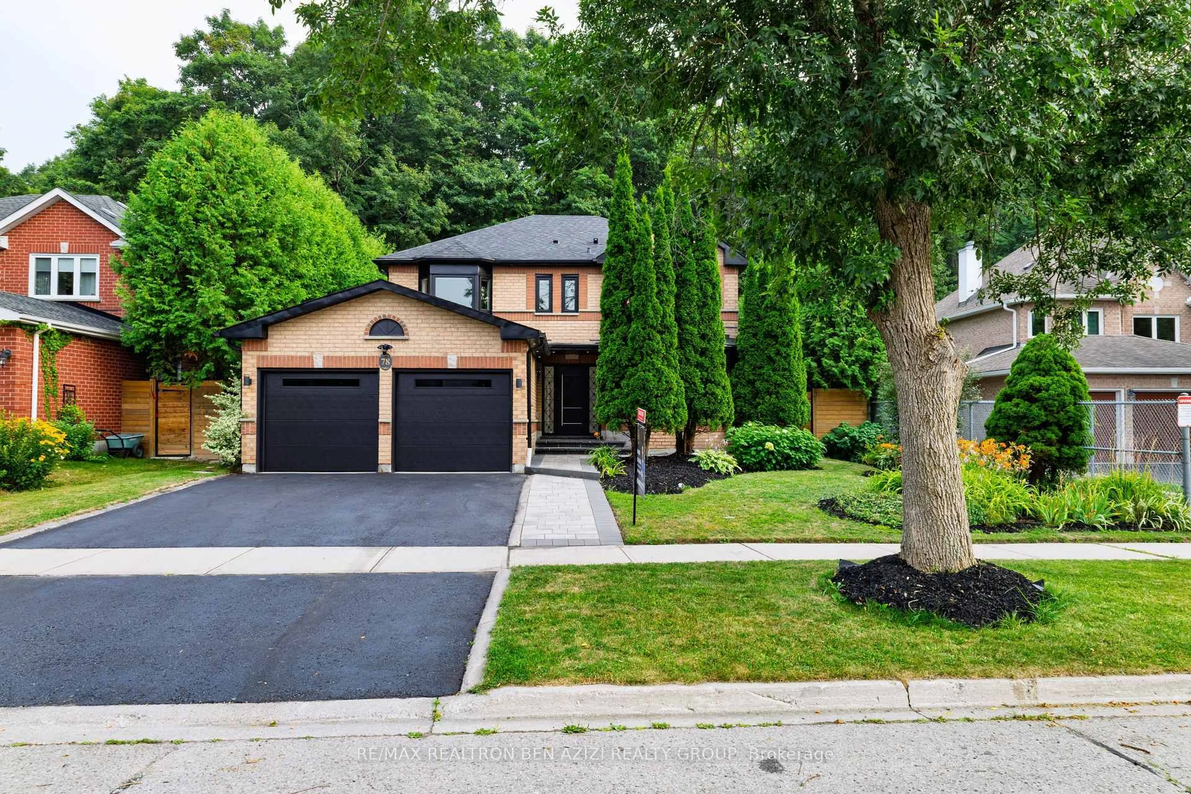 Home with brick exterior material, street for 78 Charing Cres, Aurora Ontario L4G 6P5