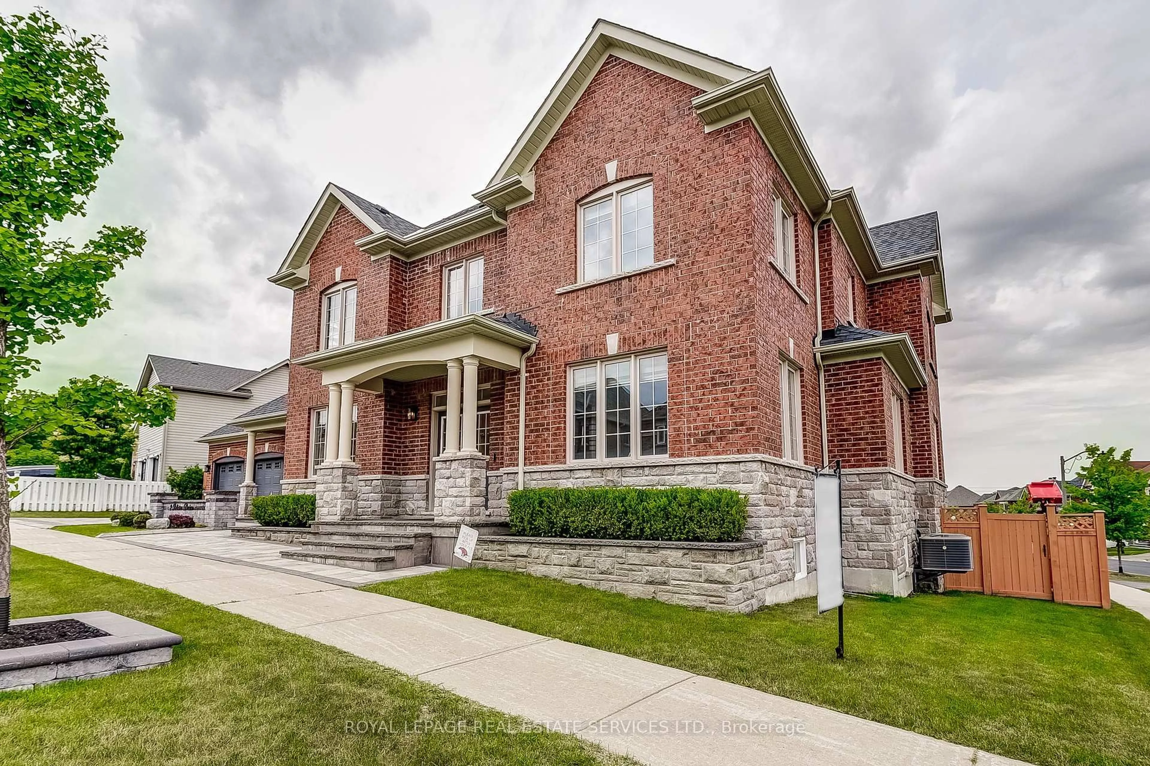 Home with brick exterior material, street for 2 Pelister Dr, Markham Ontario L6E 0M6