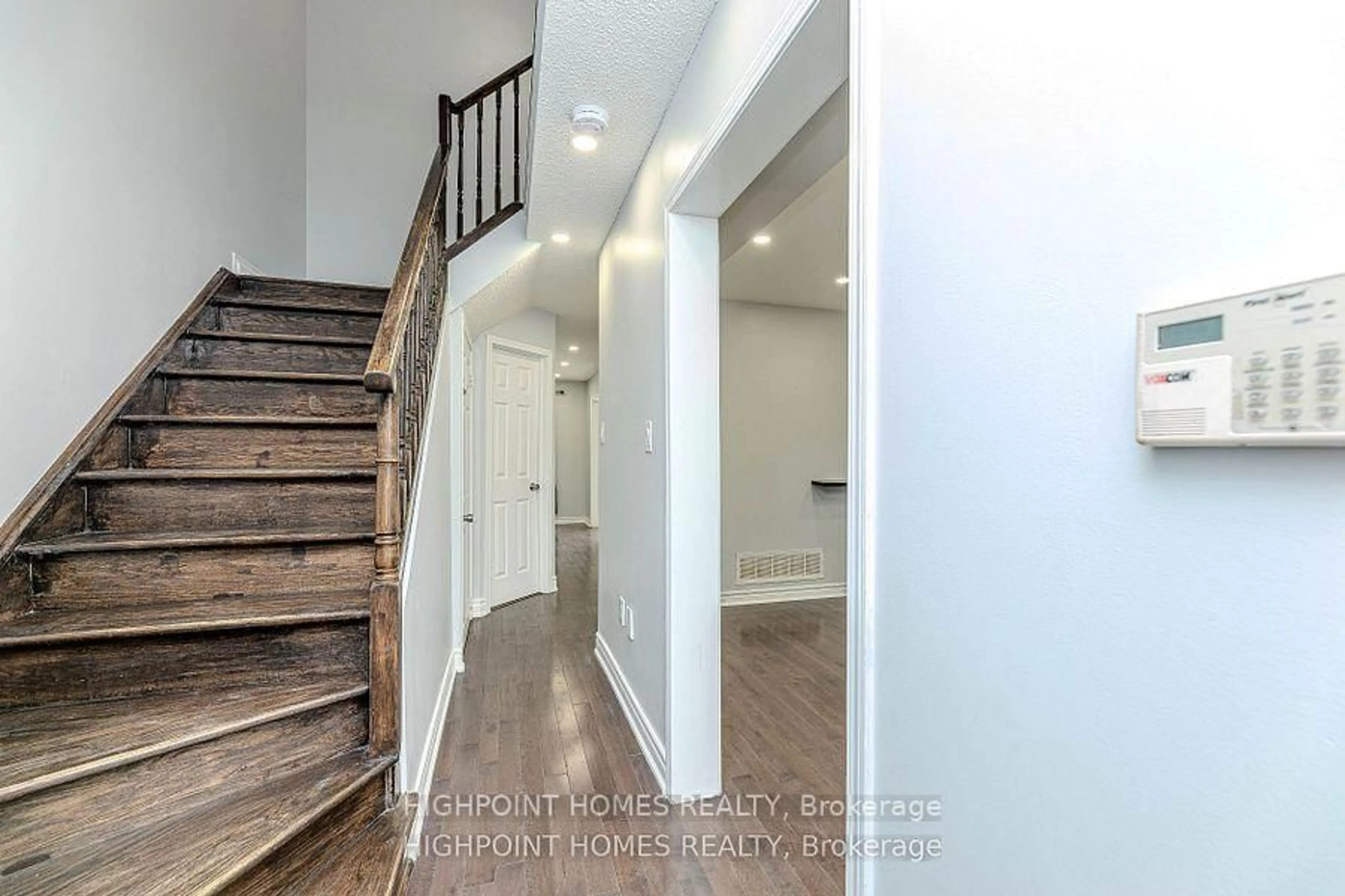 Indoor entryway for 44 Brando Ave, Markham Ontario L3S 4K9