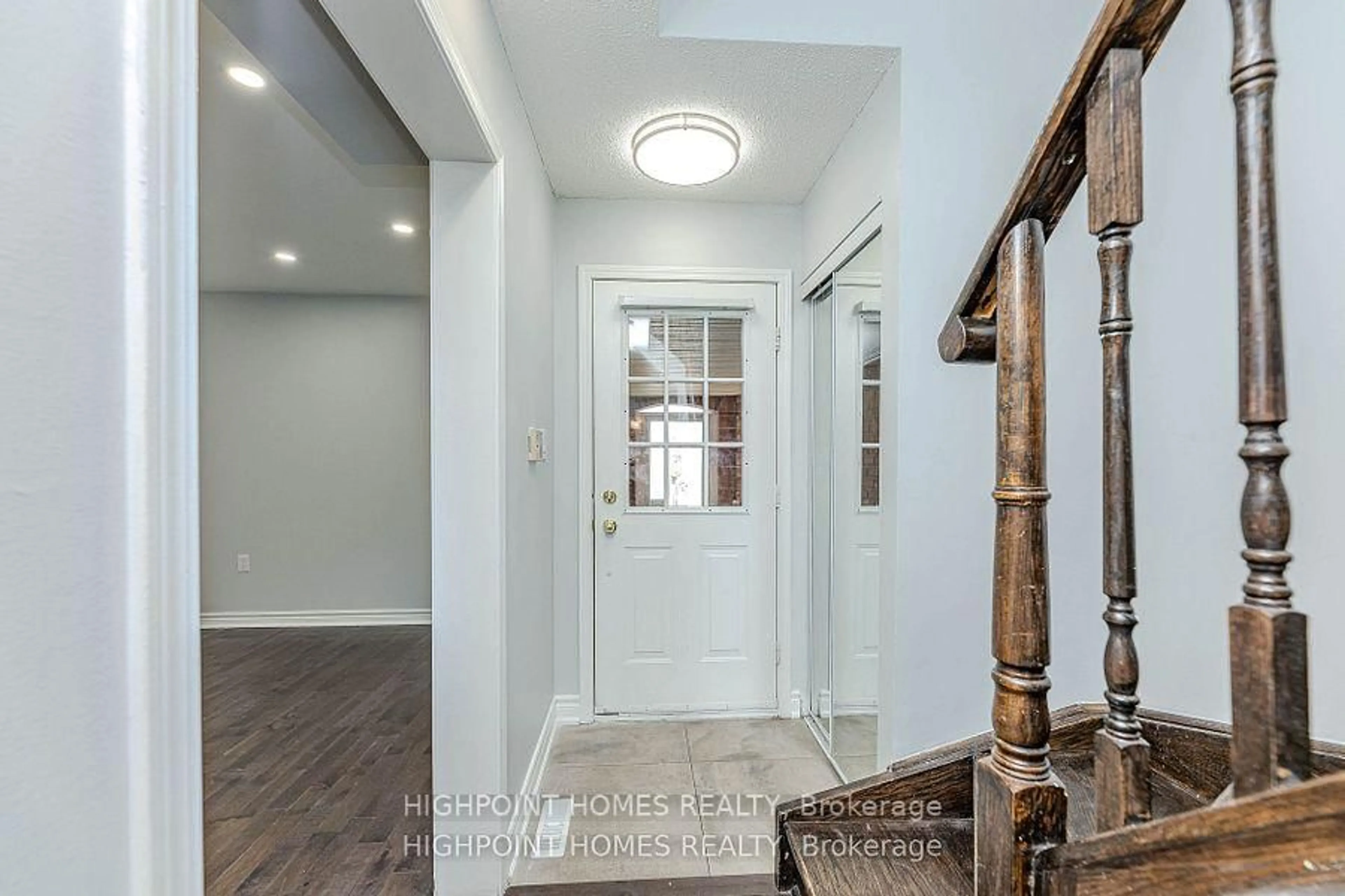 Indoor entryway for 44 Brando Ave, Markham Ontario L3S 4K9