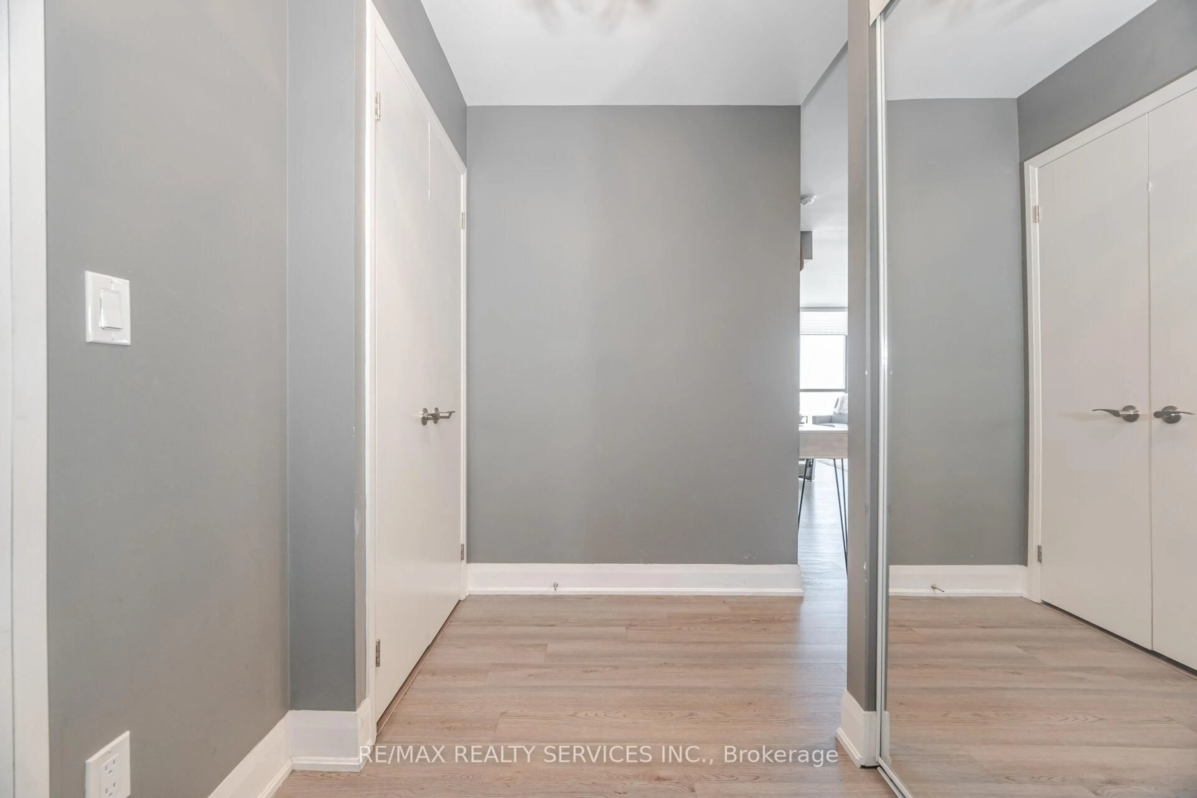 A pic of a room for 2900 Highway 7 Rd #2902, Vaughan Ontario L4K 0G3