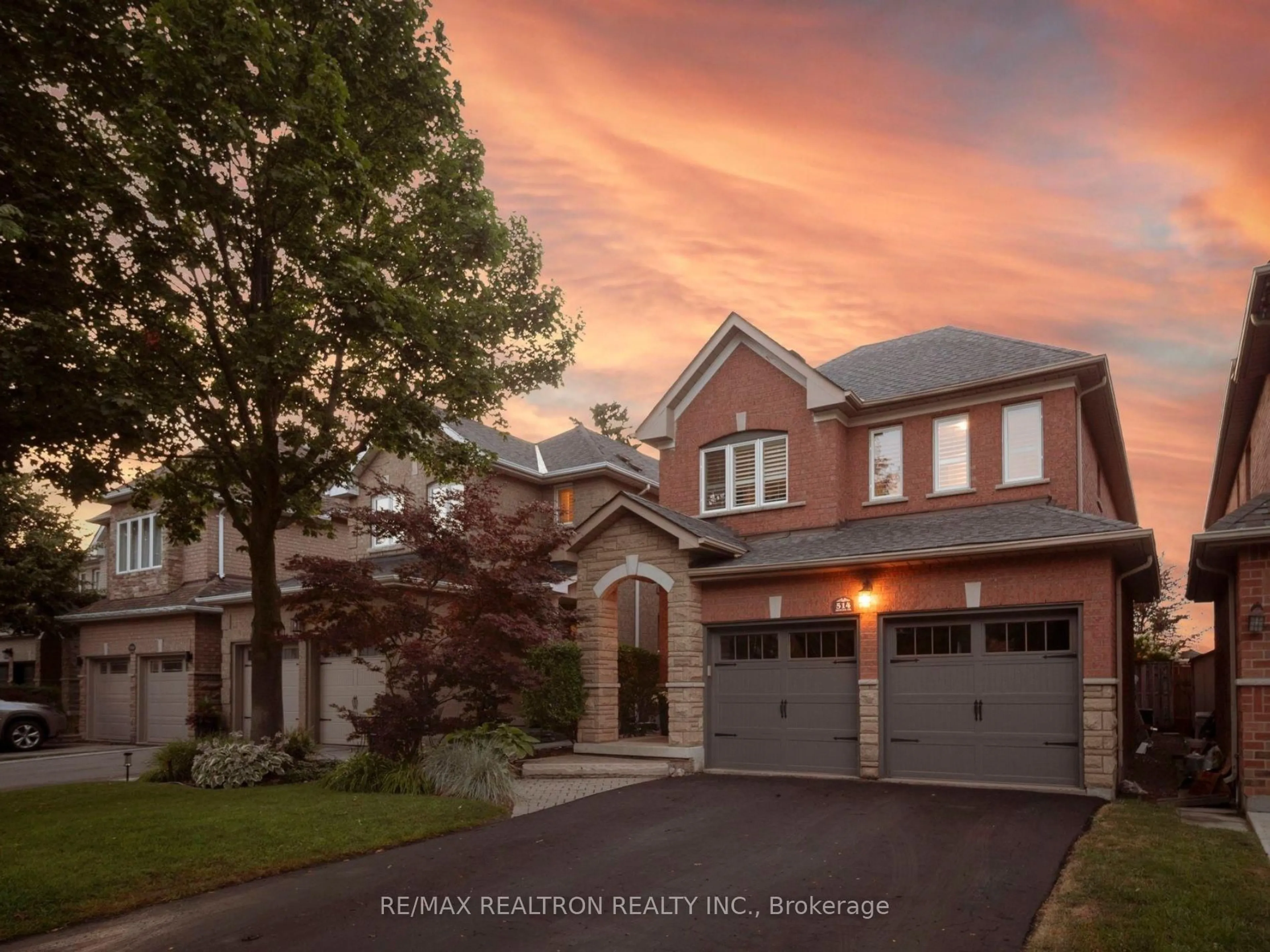 Home with brick exterior material, street for 514 Menczel Cres, Newmarket Ontario L3X 2P3