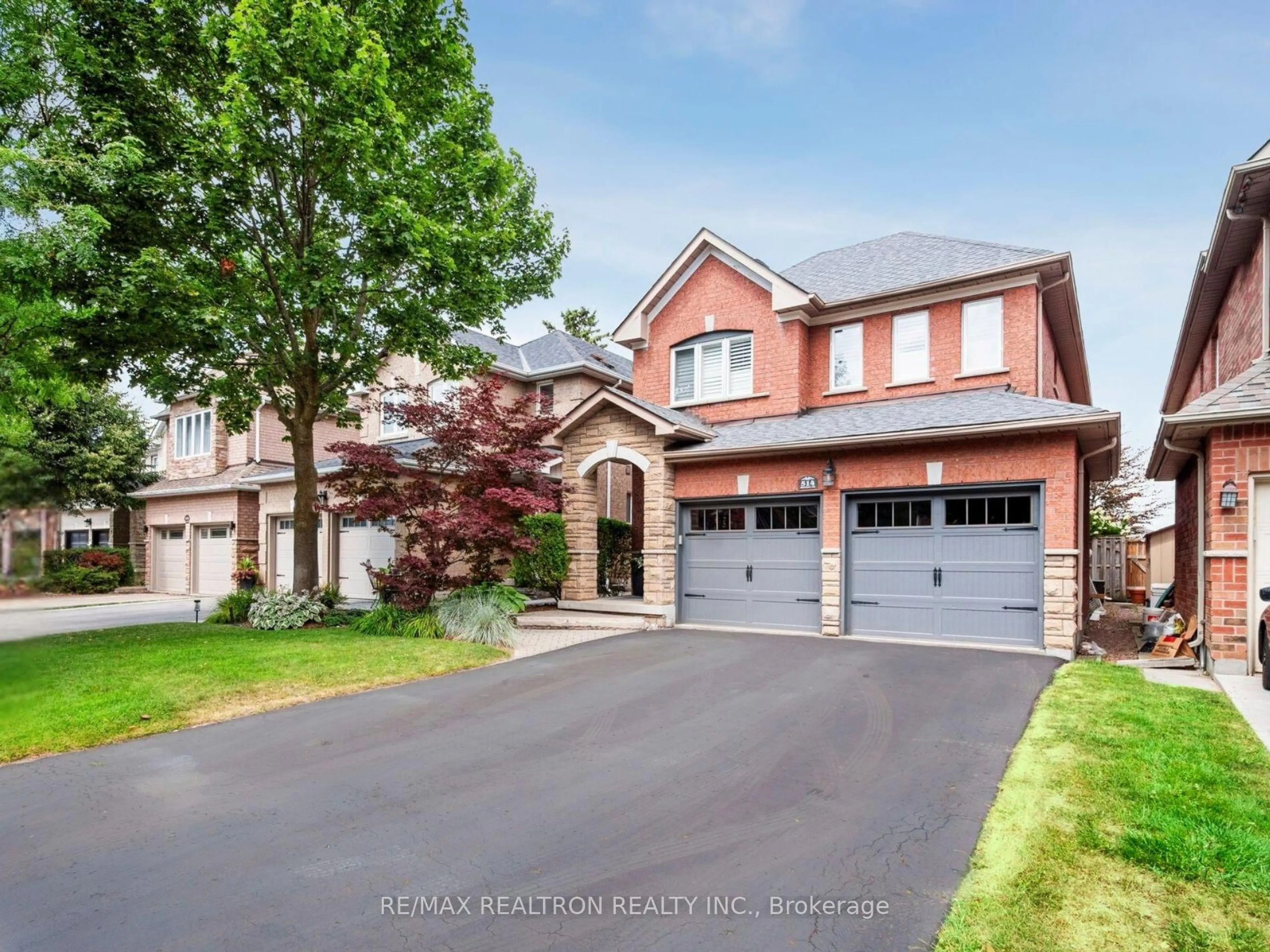 Home with brick exterior material, street for 514 Menczel Cres, Newmarket Ontario L3X 2P3