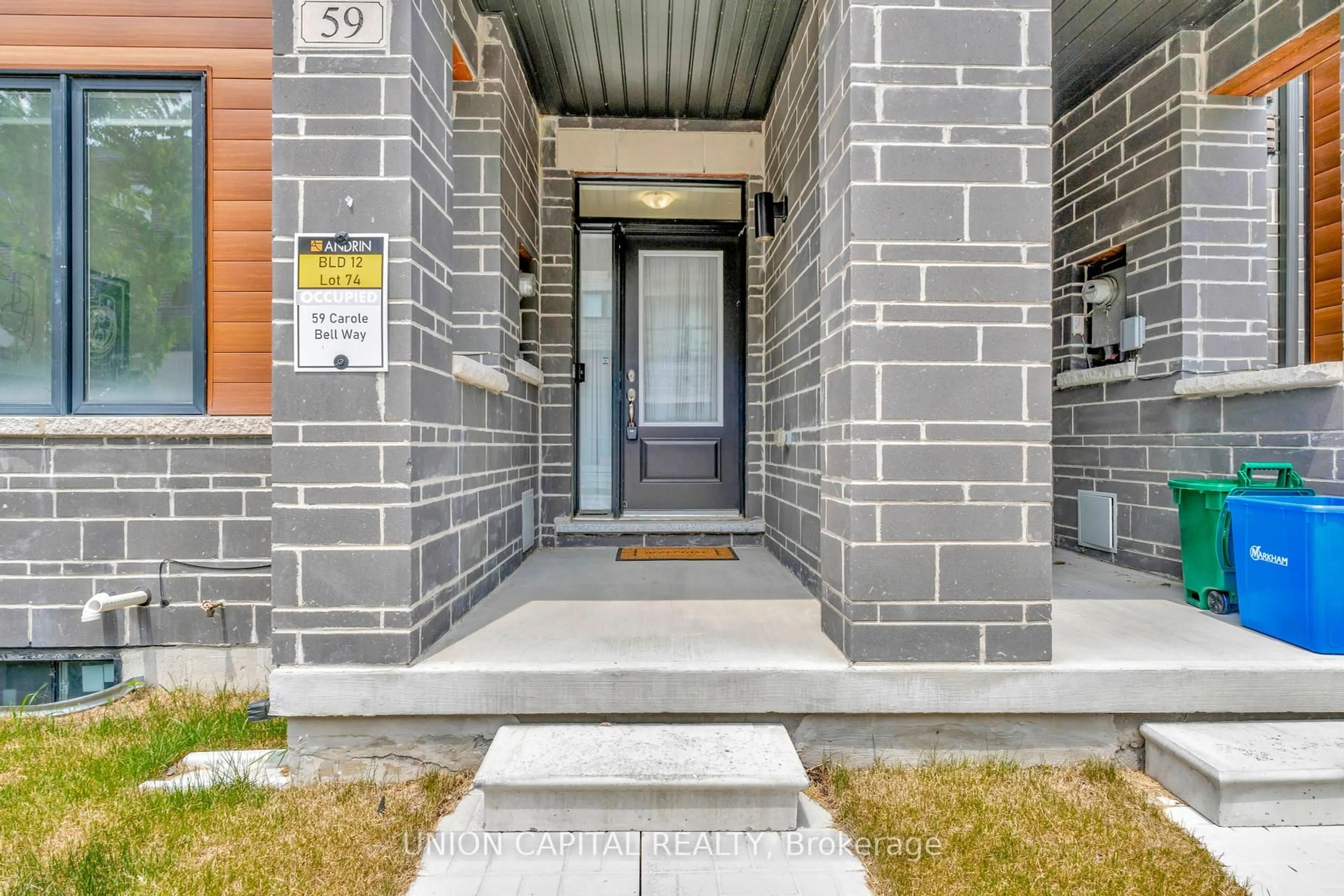Indoor entryway for 59 Carole Bell Way, Markham Ontario L6E 0W2