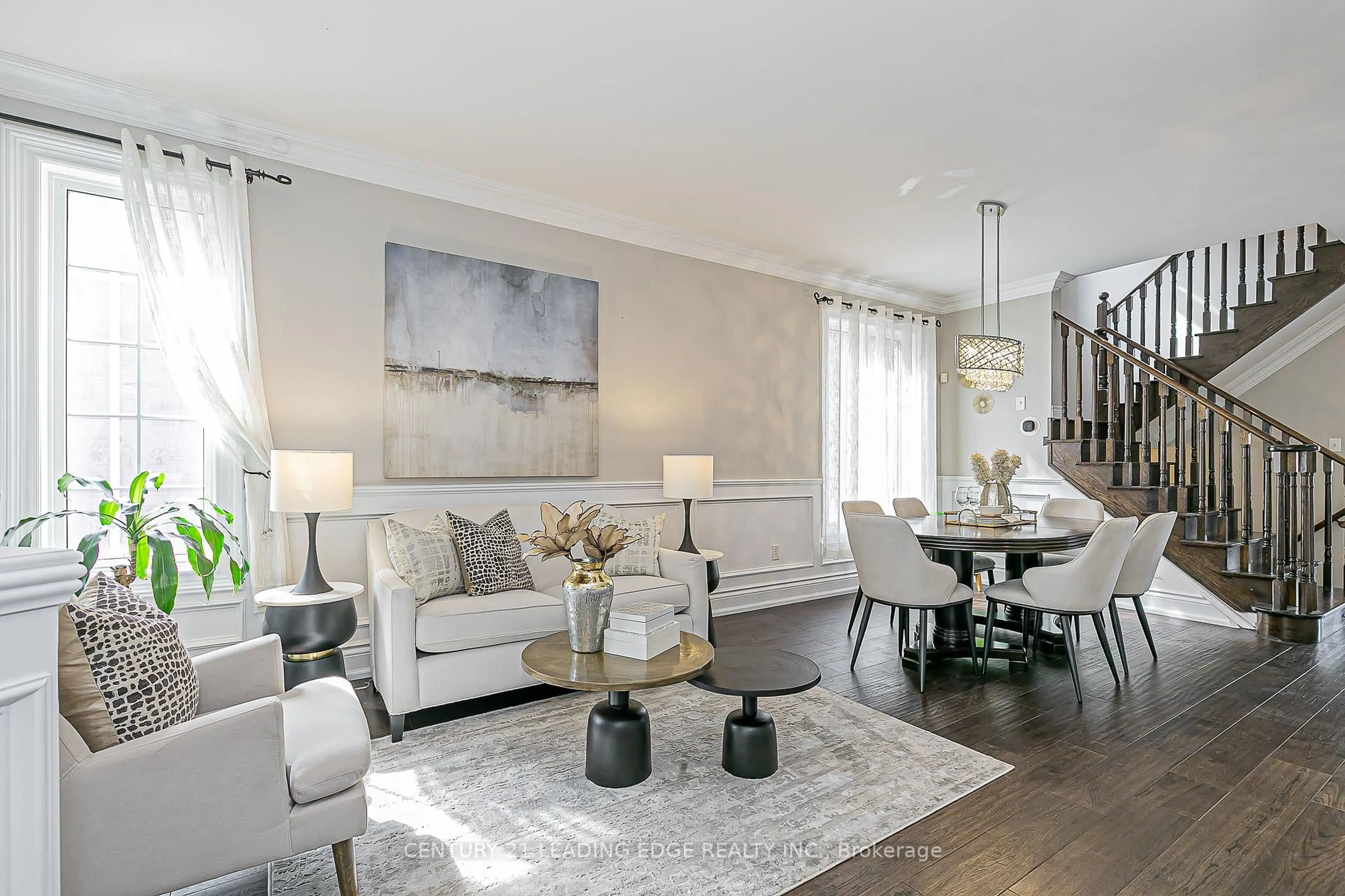Living room with furniture, unknown for 30 Sunnyridge Ave, Whitchurch-Stouffville Ontario L4A 0L2
