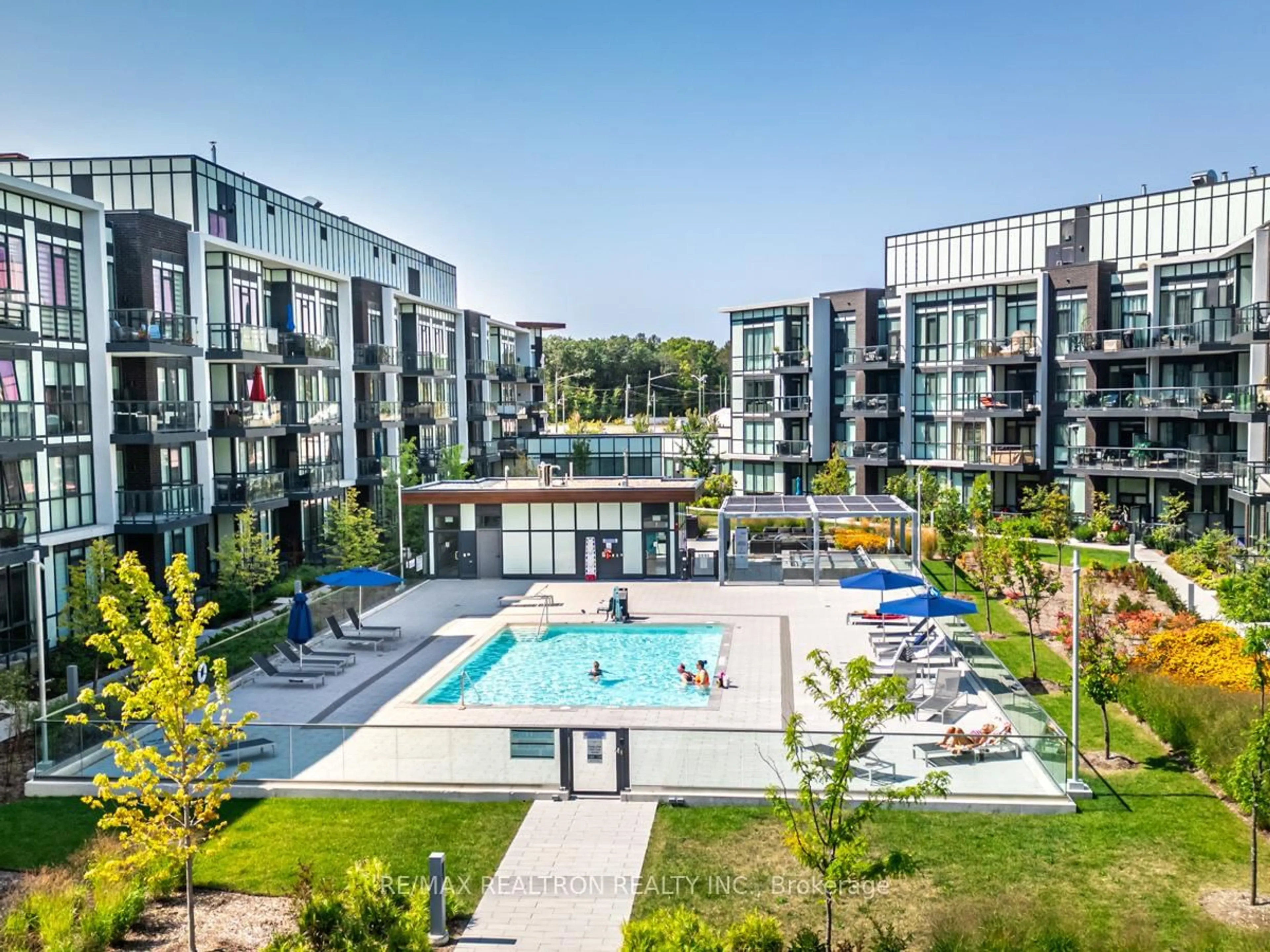 A pic from outside/outdoor area/front of a property/back of a property/a pic from drone, unknown for 415 Sea Ray Ave #345, Innisfil Ontario L9S 0R5