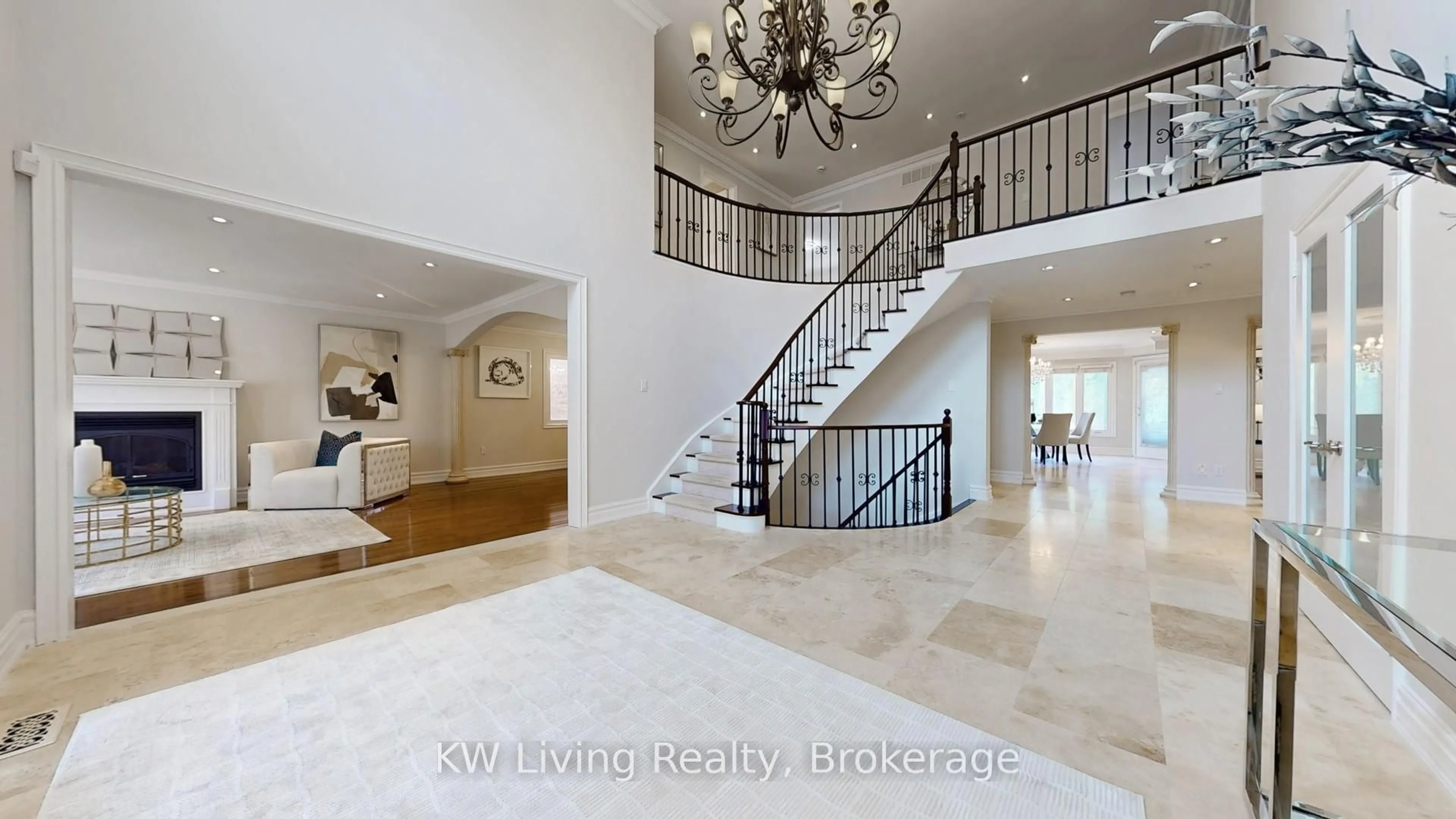 Unknown for 4 Hillhurst Dr, Richmond Hill Ontario L4B 3B7