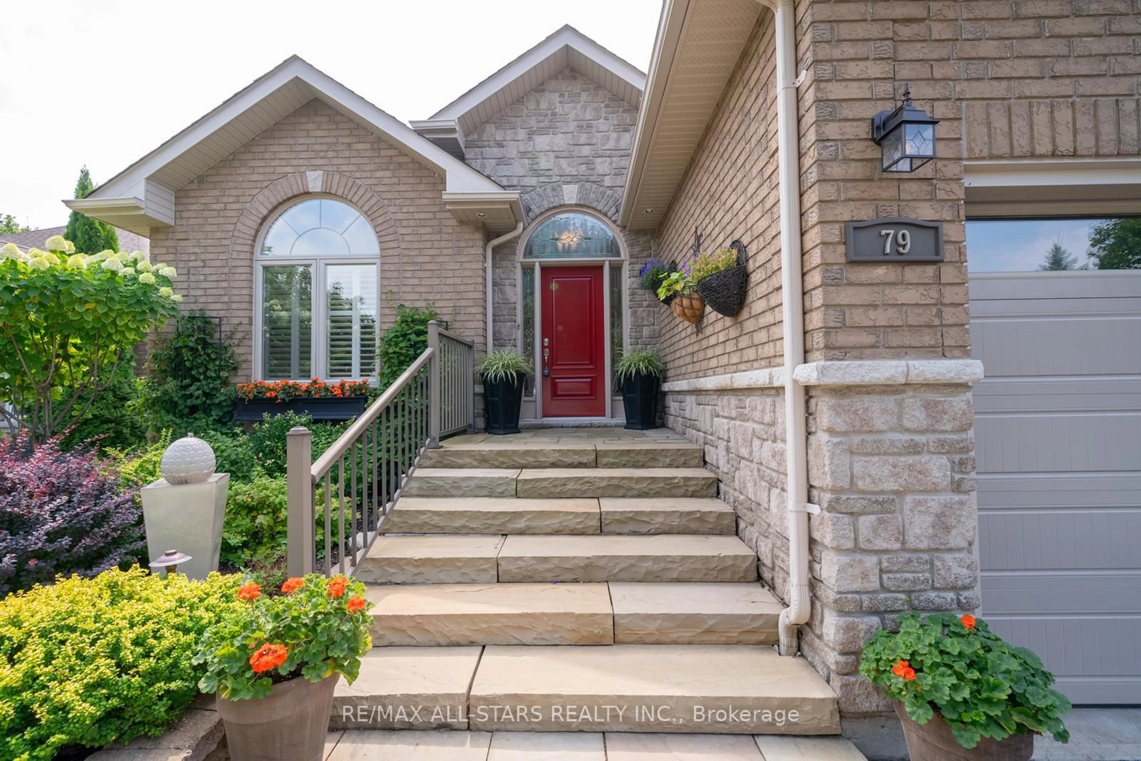 Home with brick exterior material, street for 79 Gardiner Dr, Bradford West Gwillimbury Ontario L3Z 3G2