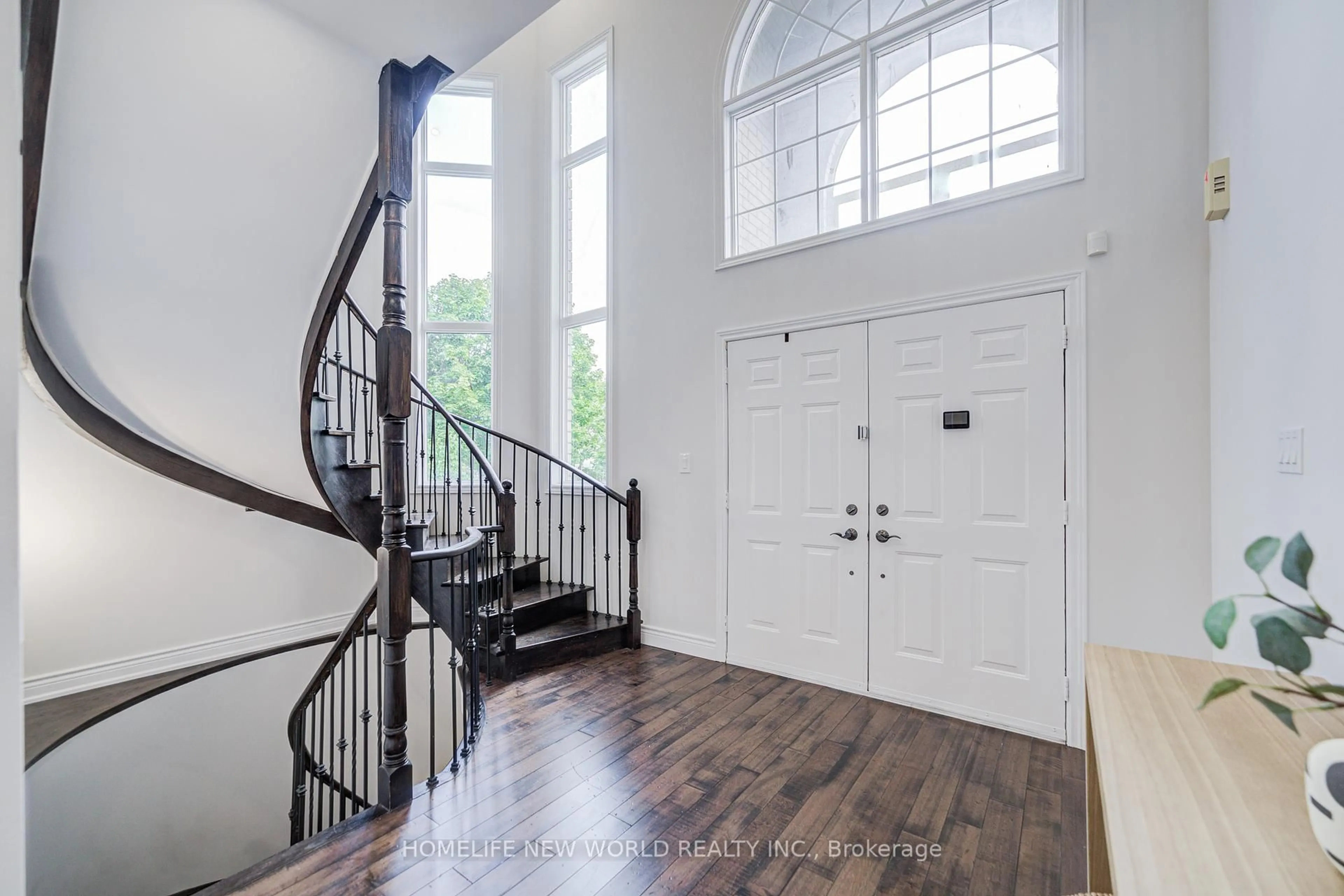 Indoor entryway for 178 Alpine Cres, Richmond Hill Ontario L4S 1W4