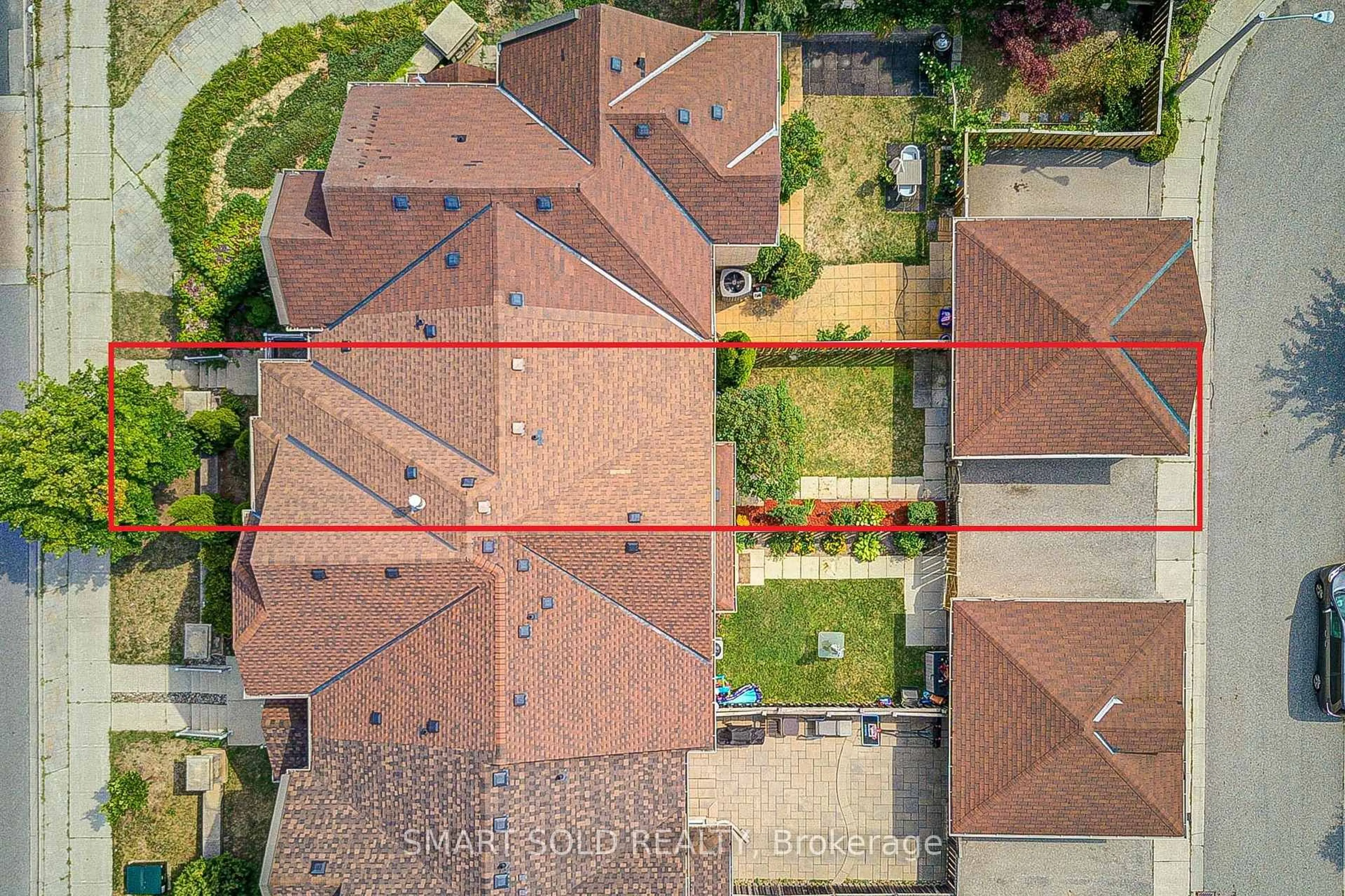 A pic from outside/outdoor area/front of a property/back of a property/a pic from drone, street for 4 Thornhill Woods Dr, Vaughan Ontario L4J 8V3