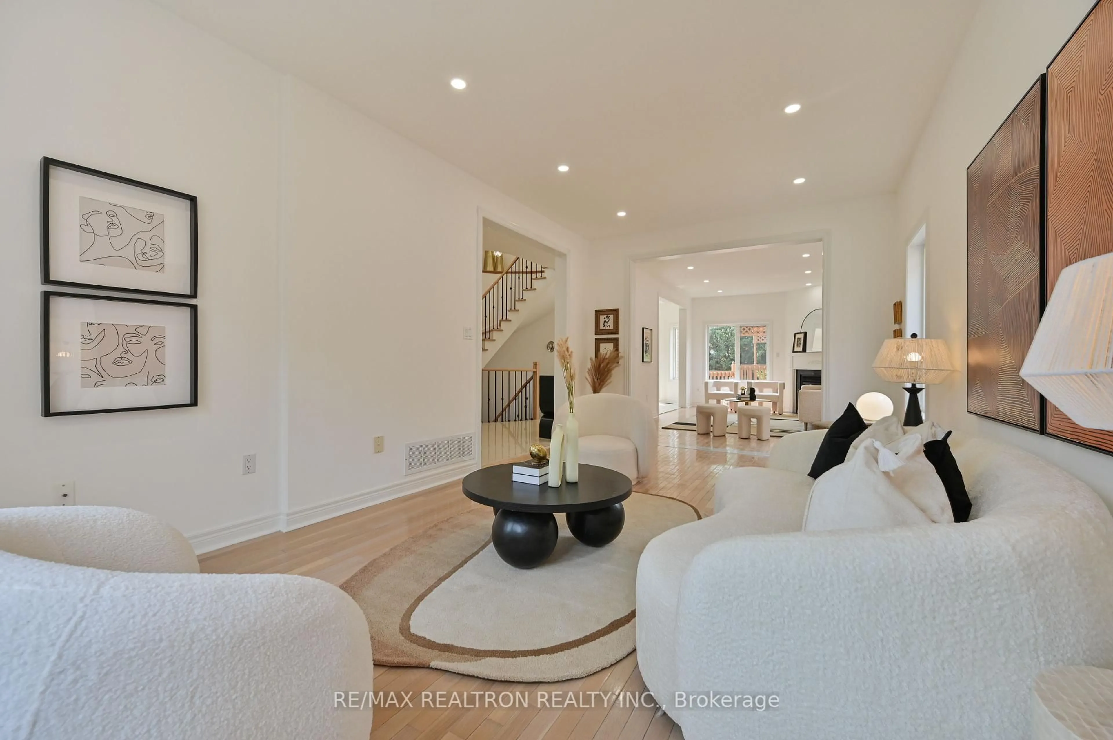 Unknown for 6 Renberg Dr, Markham Ontario L6C 1Y5