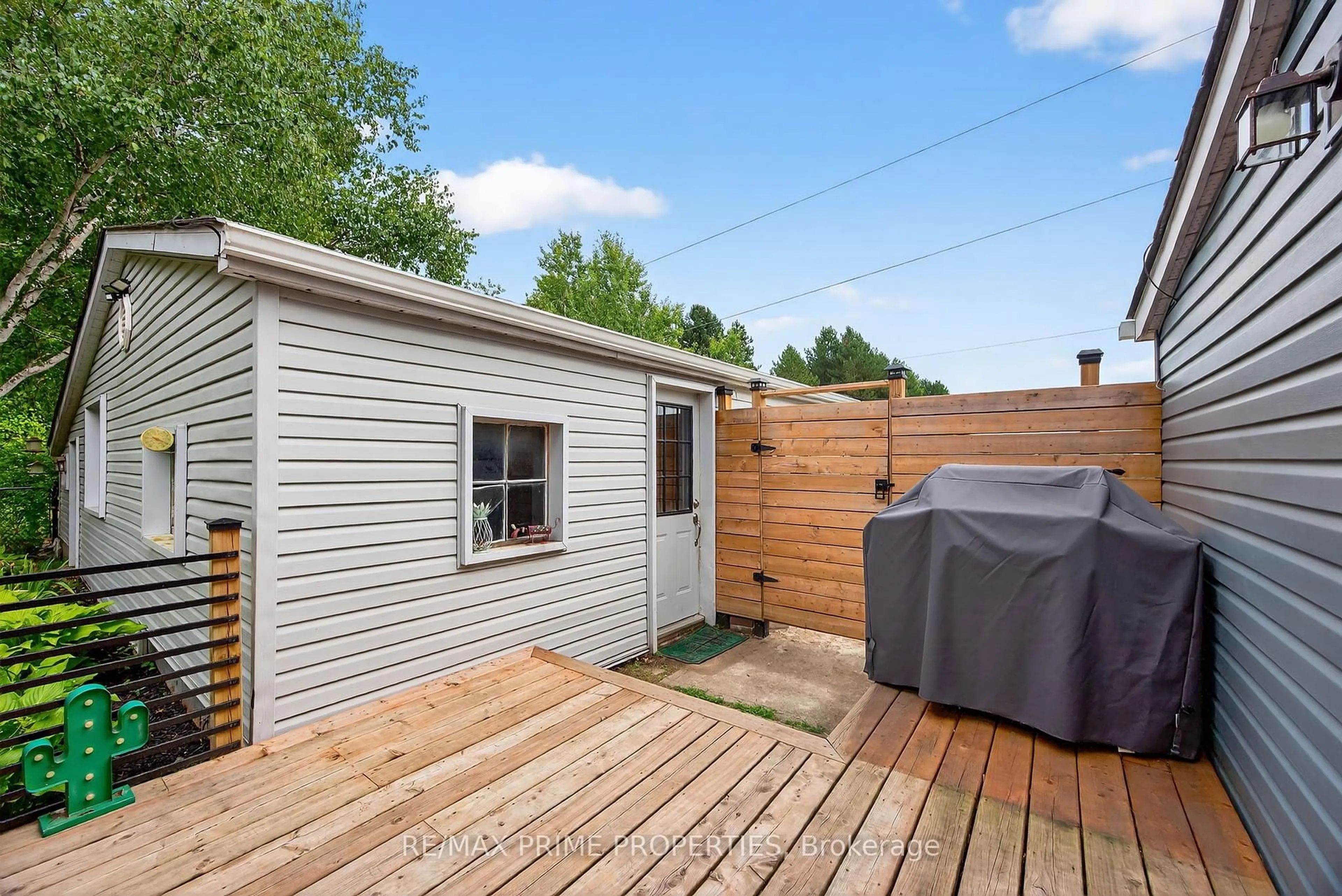 Unknown for 5670 Thomas Dr, Georgina Ontario L0E 1A0