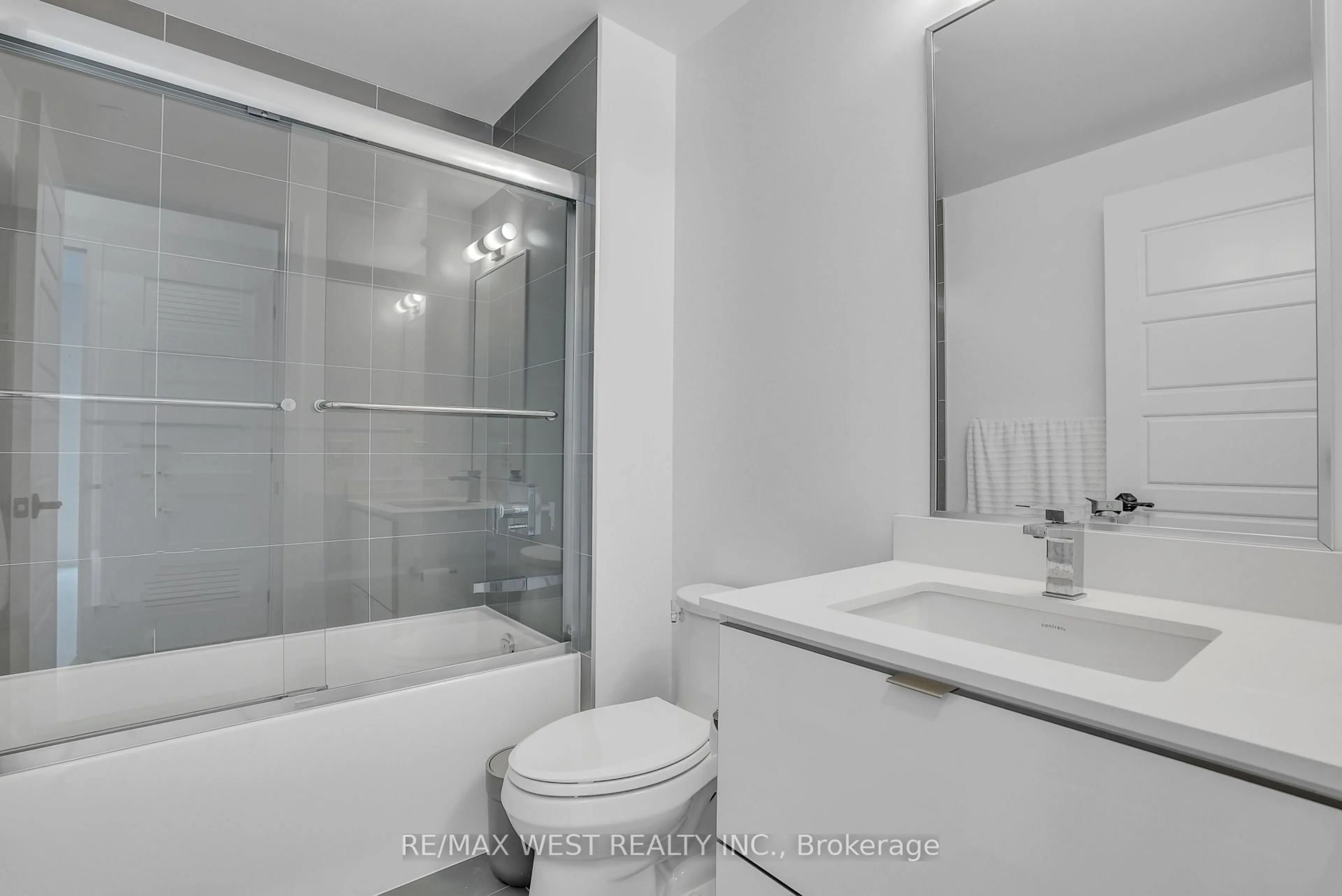 Standard bathroom, unknown for 415 Sea Ray Ave #G39, Innisfil Ontario L9S 0R5
