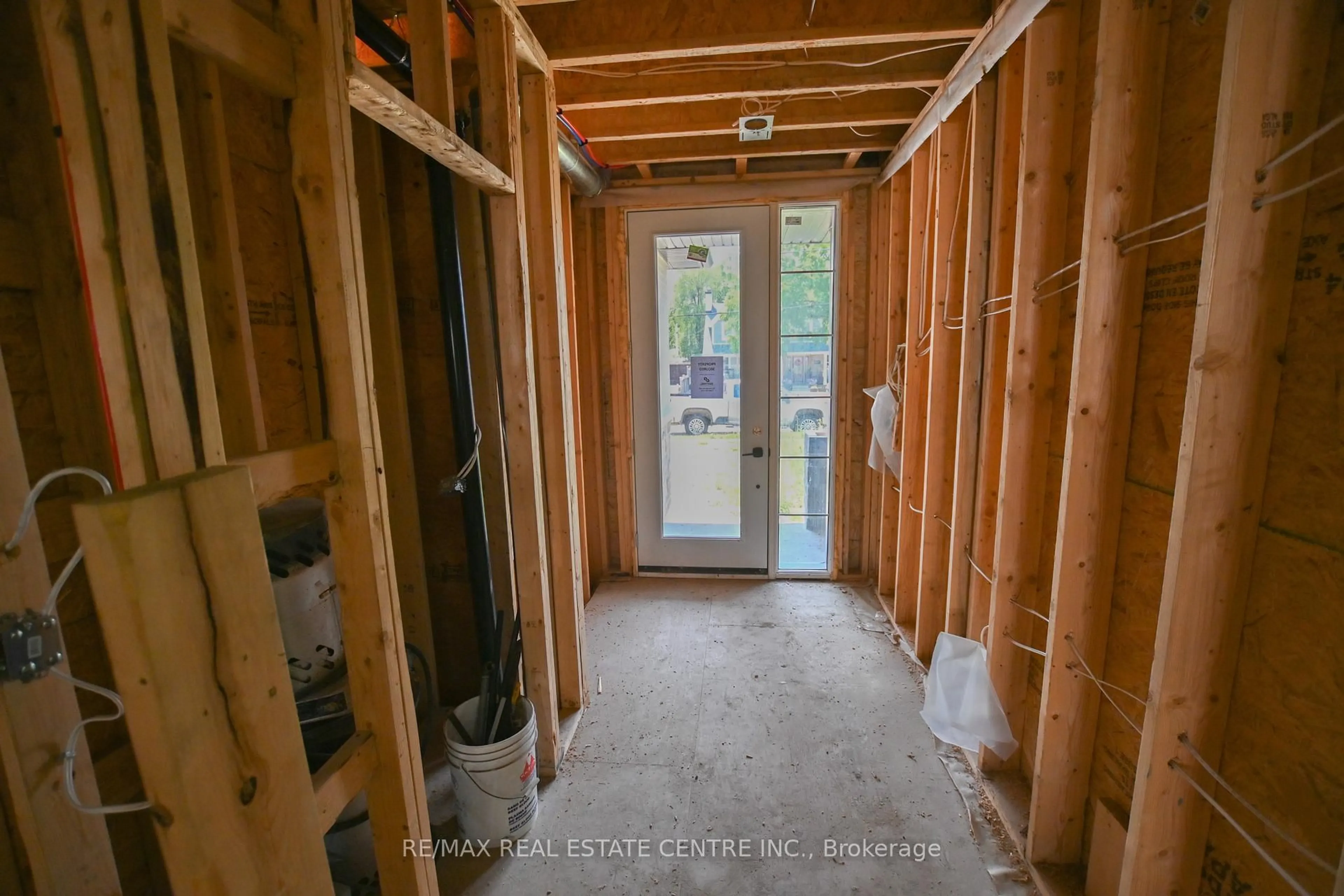 Indoor entryway for 26 Rainbow Dr, Vaughan Ontario L4L 2K2