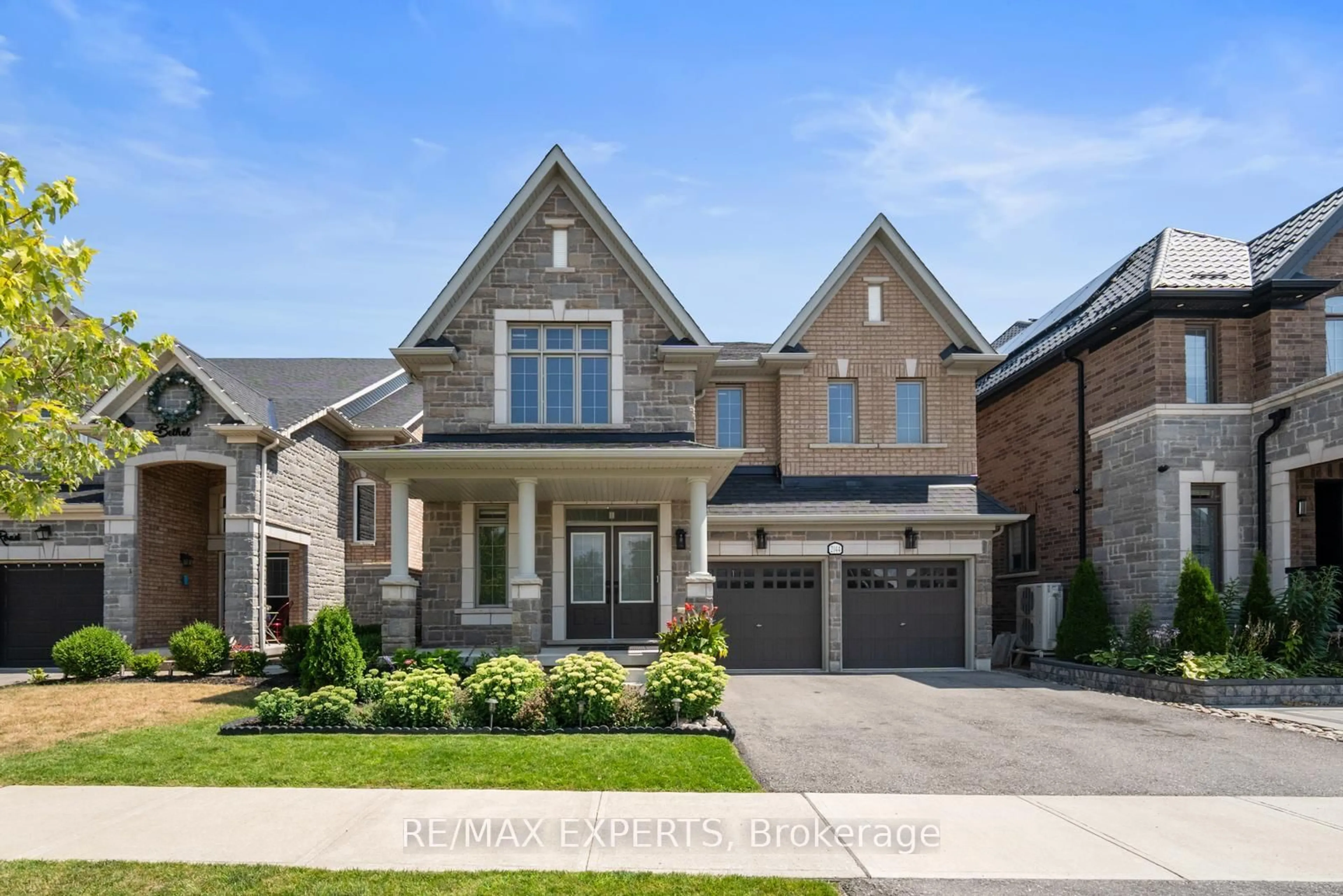 Home with brick exterior material, street for 2144 Dale Rd, Innisfil Ontario L9S 0G9