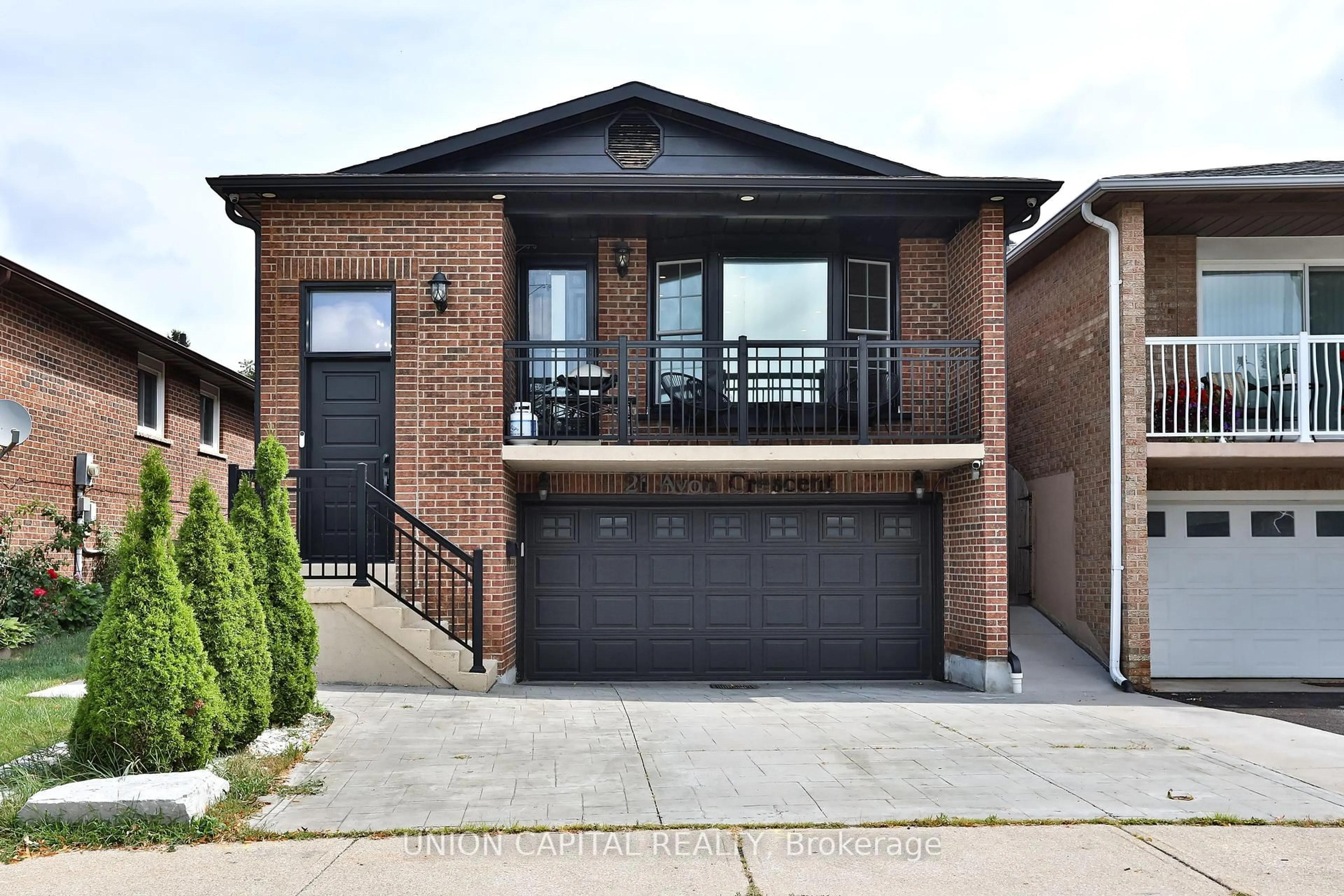 Home with brick exterior material, street for 21 Avon Cres, Vaughan Ontario L4L 1H4