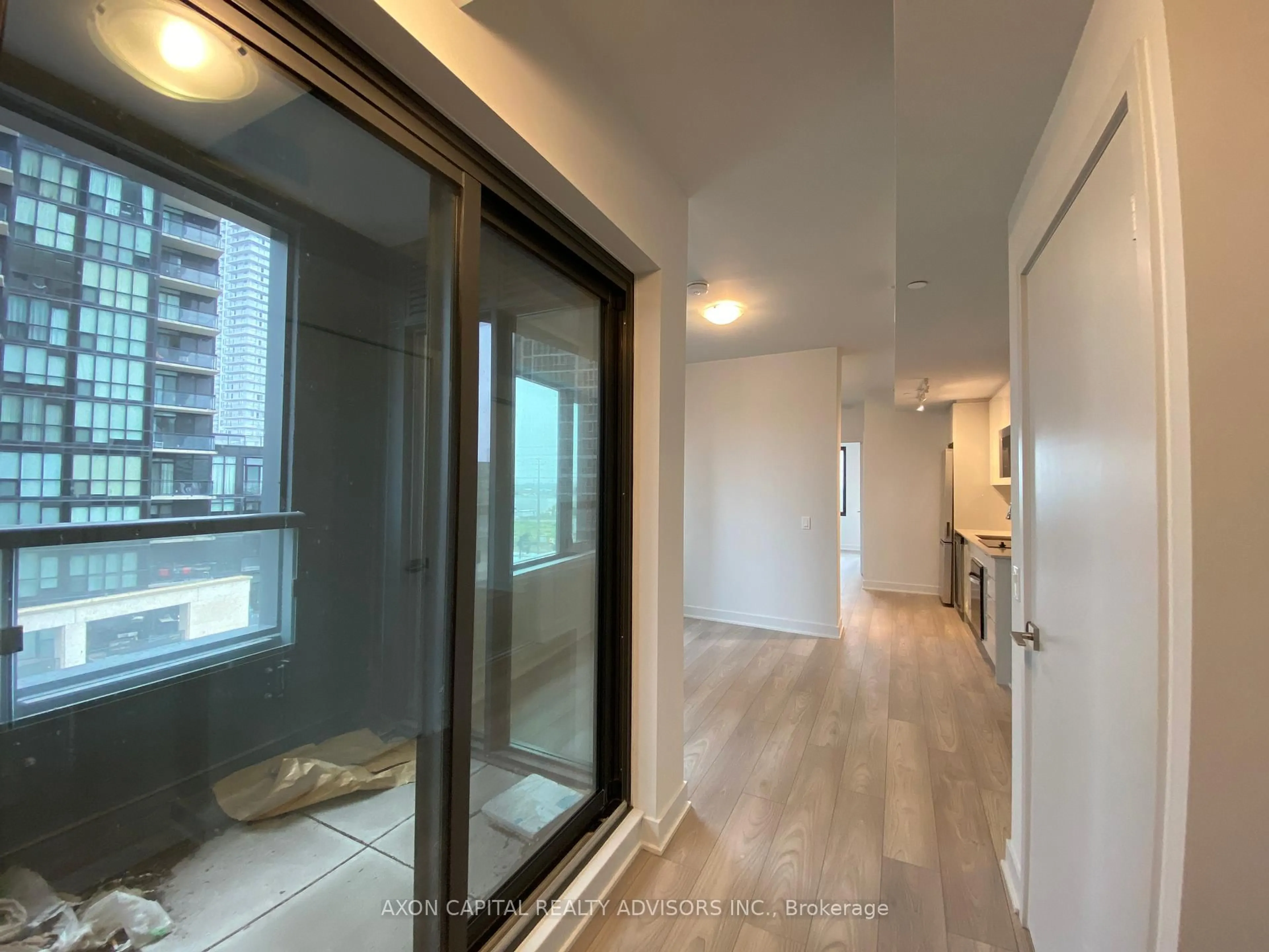 Indoor foyer for 2920 Highway 7 Rd #507, Vaughan Ontario L4K 0P4