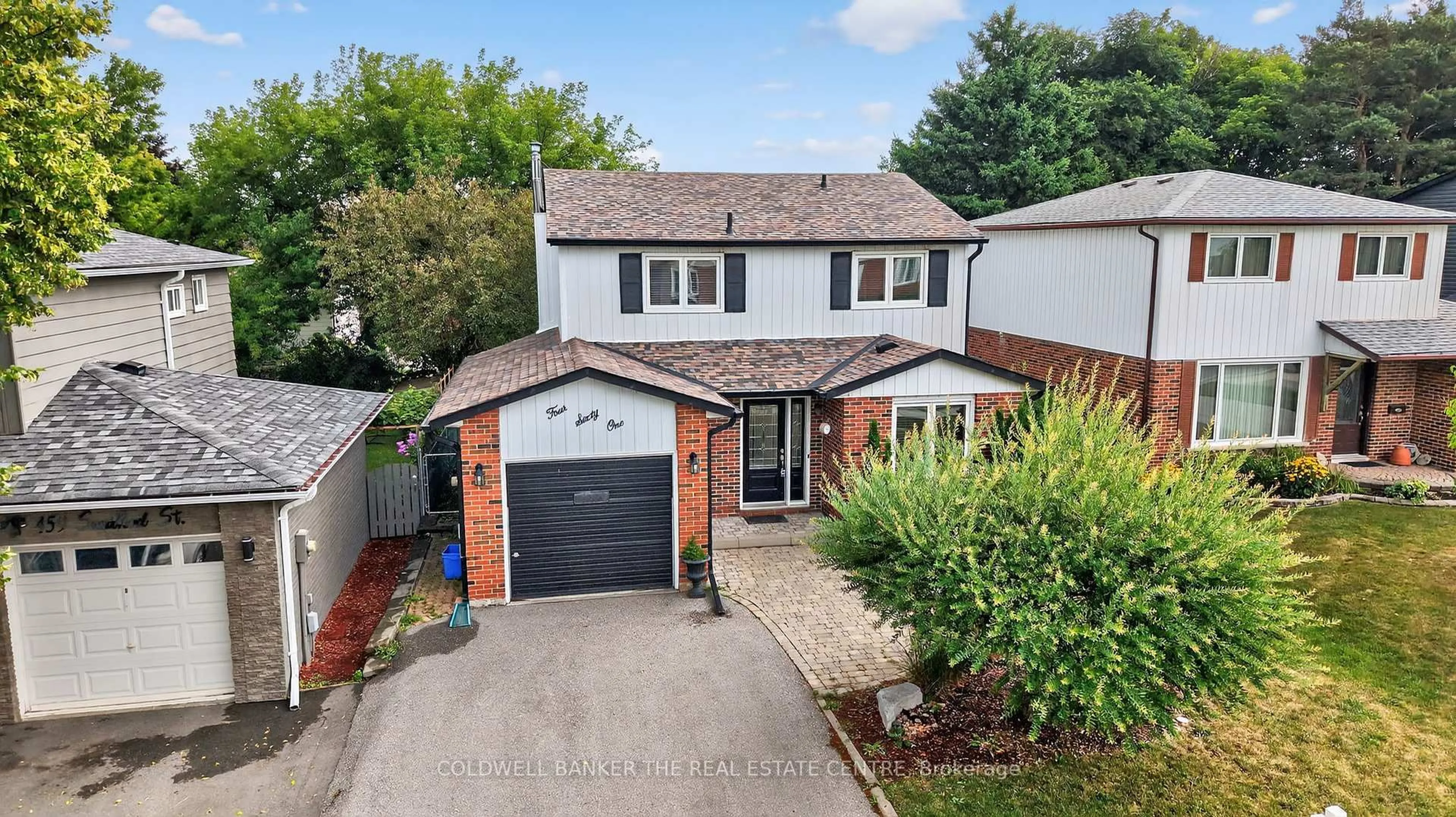 A pic from outside/outdoor area/front of a property/back of a property/a pic from drone, street for 461 Sandford St, Newmarket Ontario L3Y 4S8