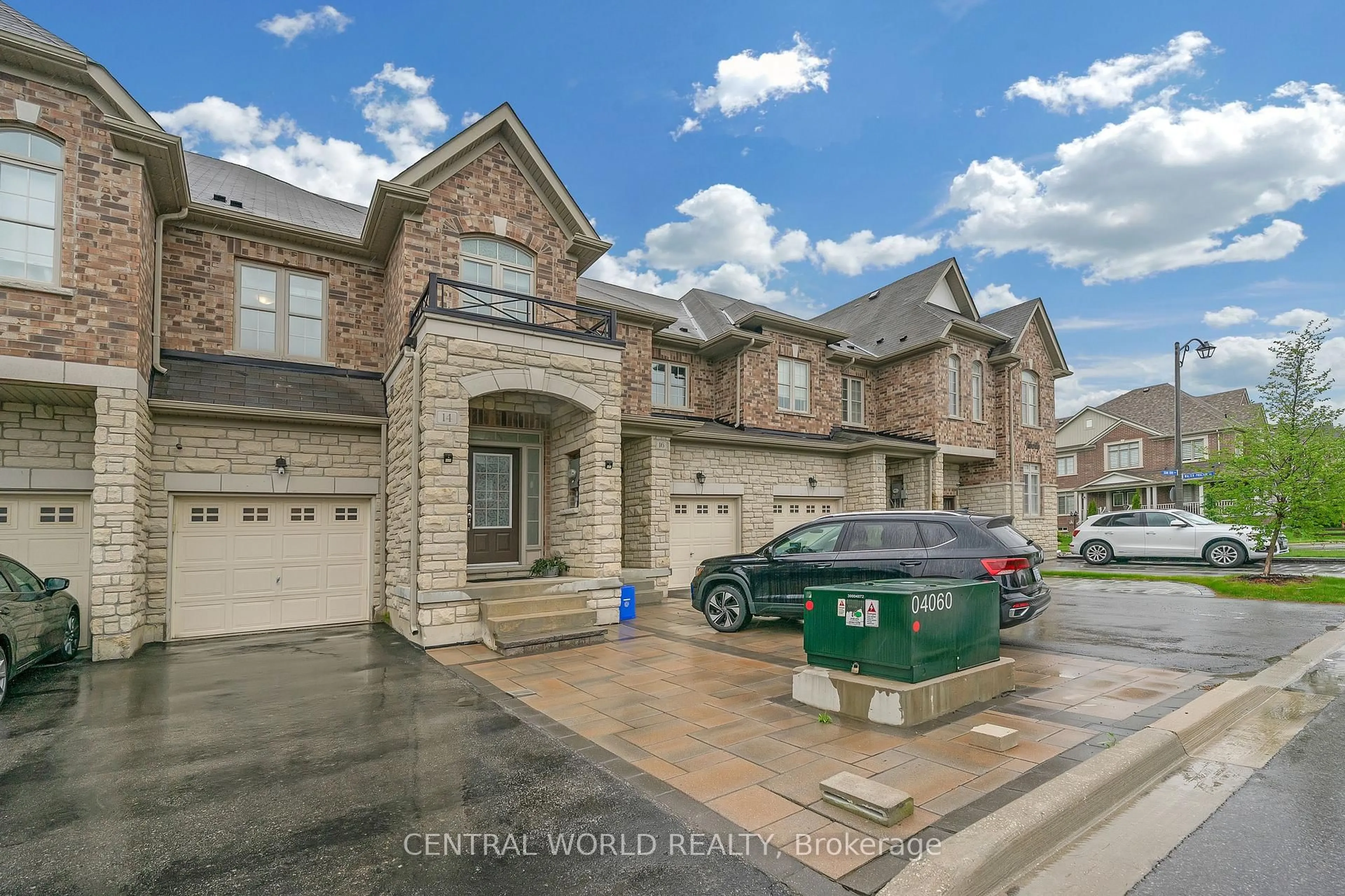 A pic from outside/outdoor area/front of a property/back of a property/a pic from drone, street for 14 Judah Doan Way, East Gwillimbury Ontario L9N 0L6