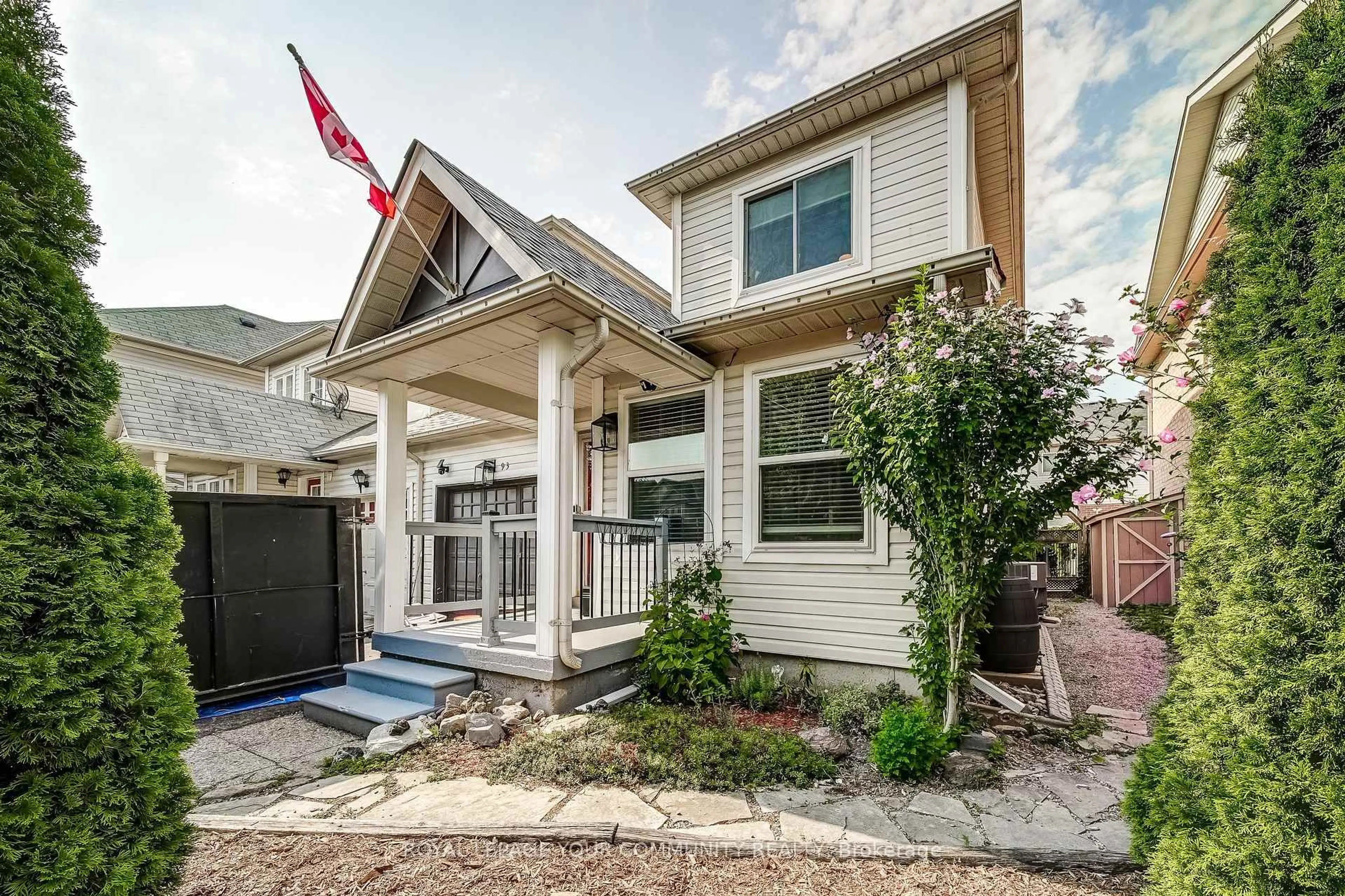 Home with brick exterior material, street for 93 Glasgow Cres, Georgina Ontario L4P 4B2