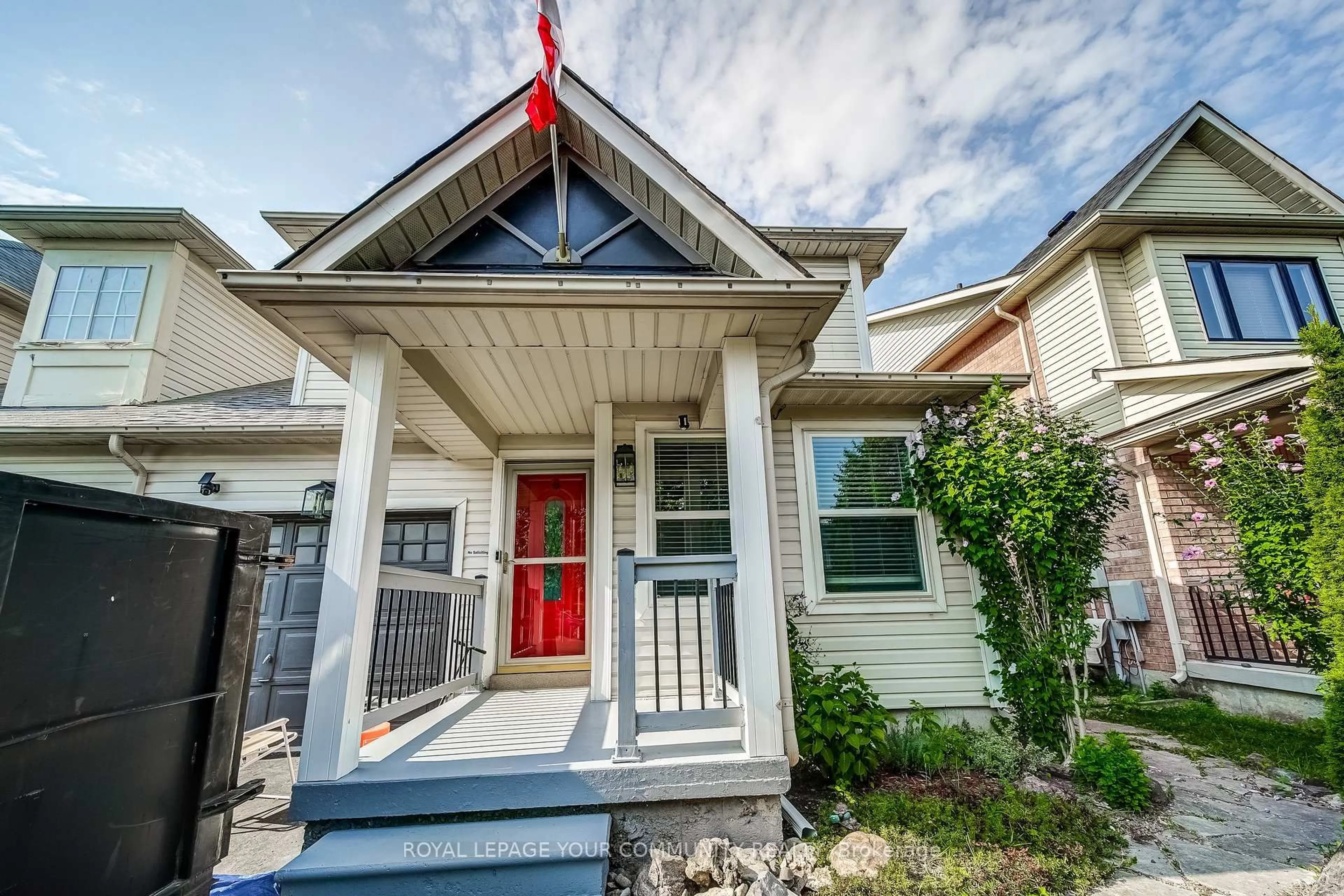 Home with vinyl exterior material, street for 93 Glasgow Cres, Georgina Ontario L4P 4B2