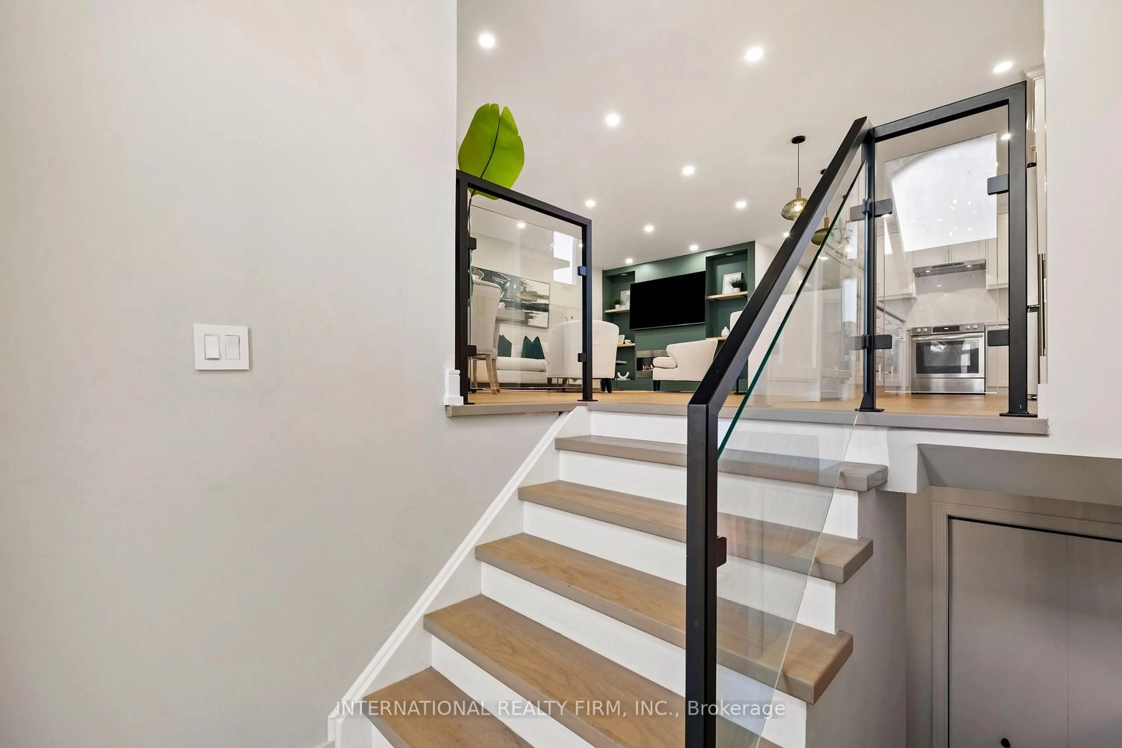 Stairs for 7 Boyne Highlands Crt, Vaughan Ontario L4K 1K4