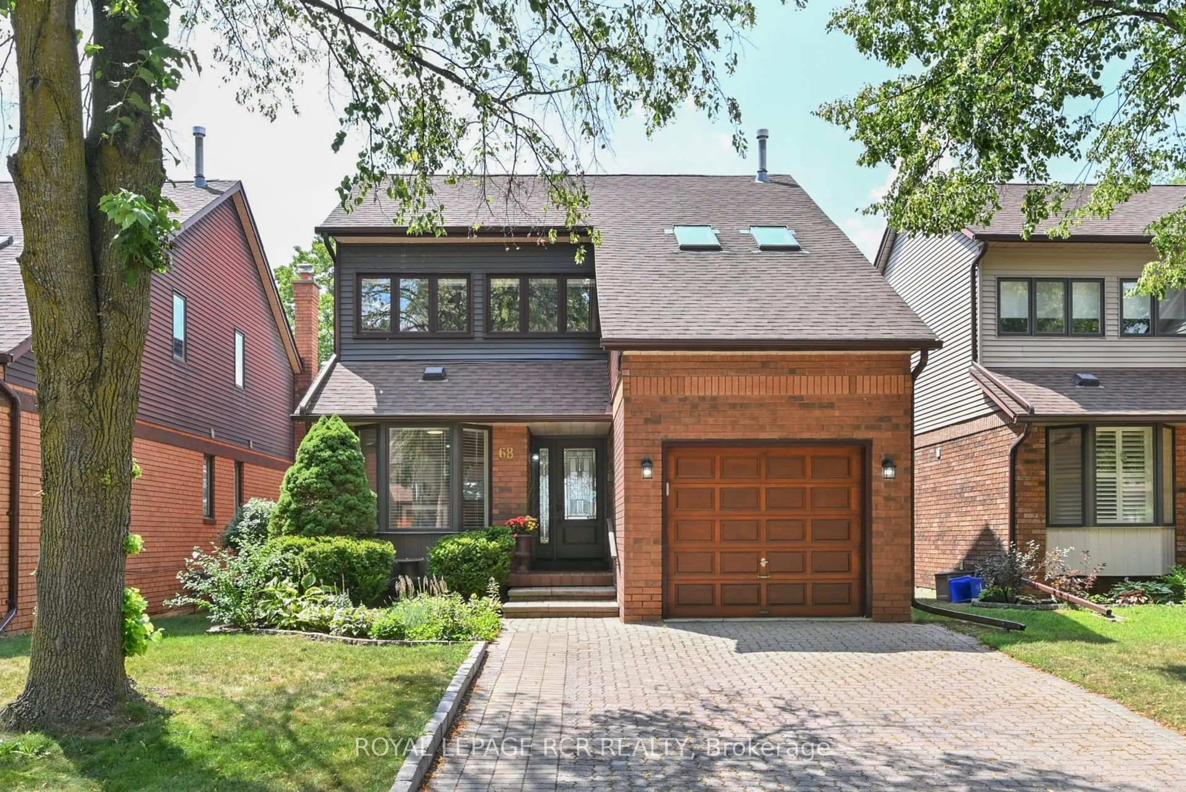 Home with brick exterior material, street for 68 Riverview Rd, New Tecumseth Ontario L9R 1R8