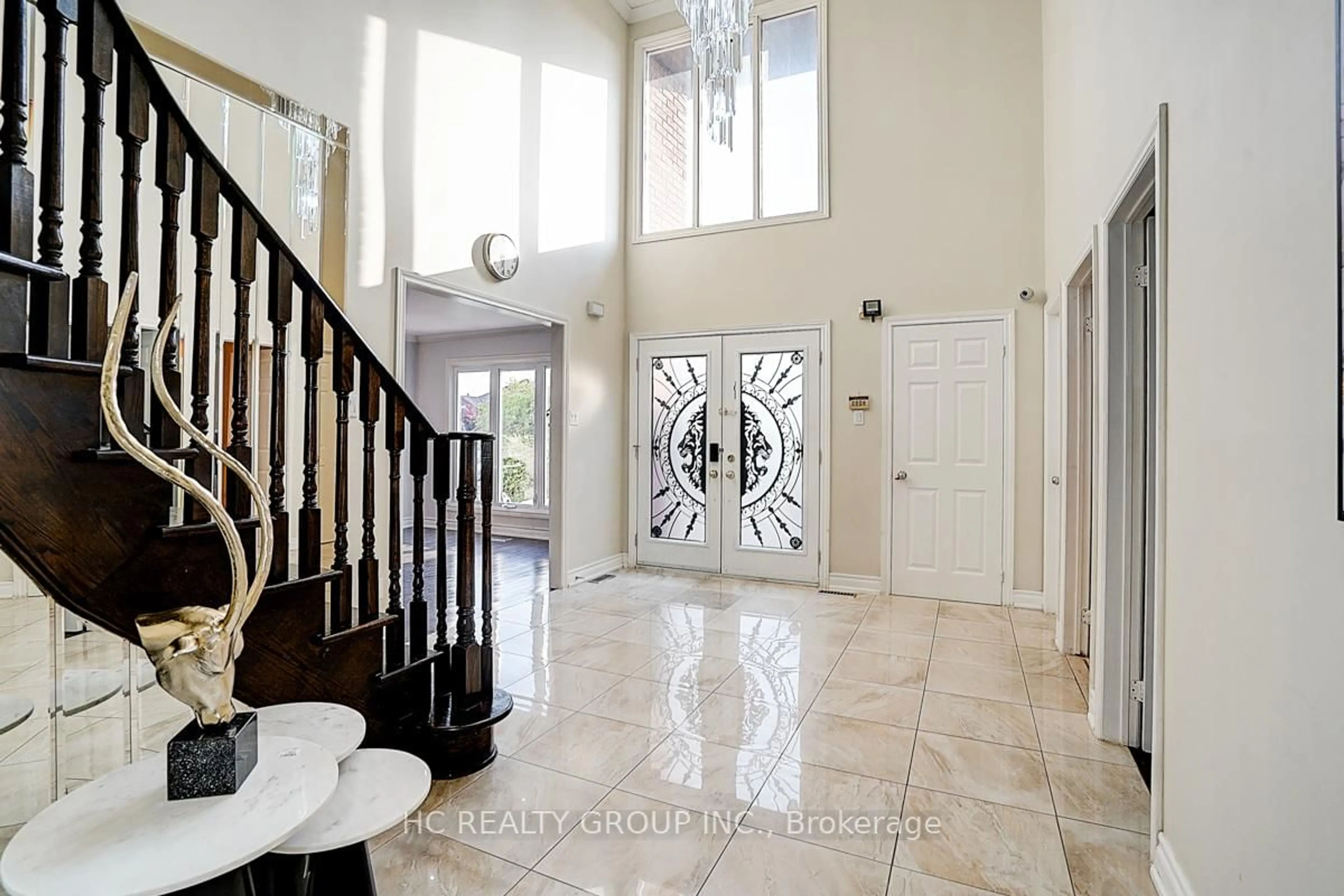 Indoor foyer for 19 Delancey Cres, Markham Ontario L3P 7C9