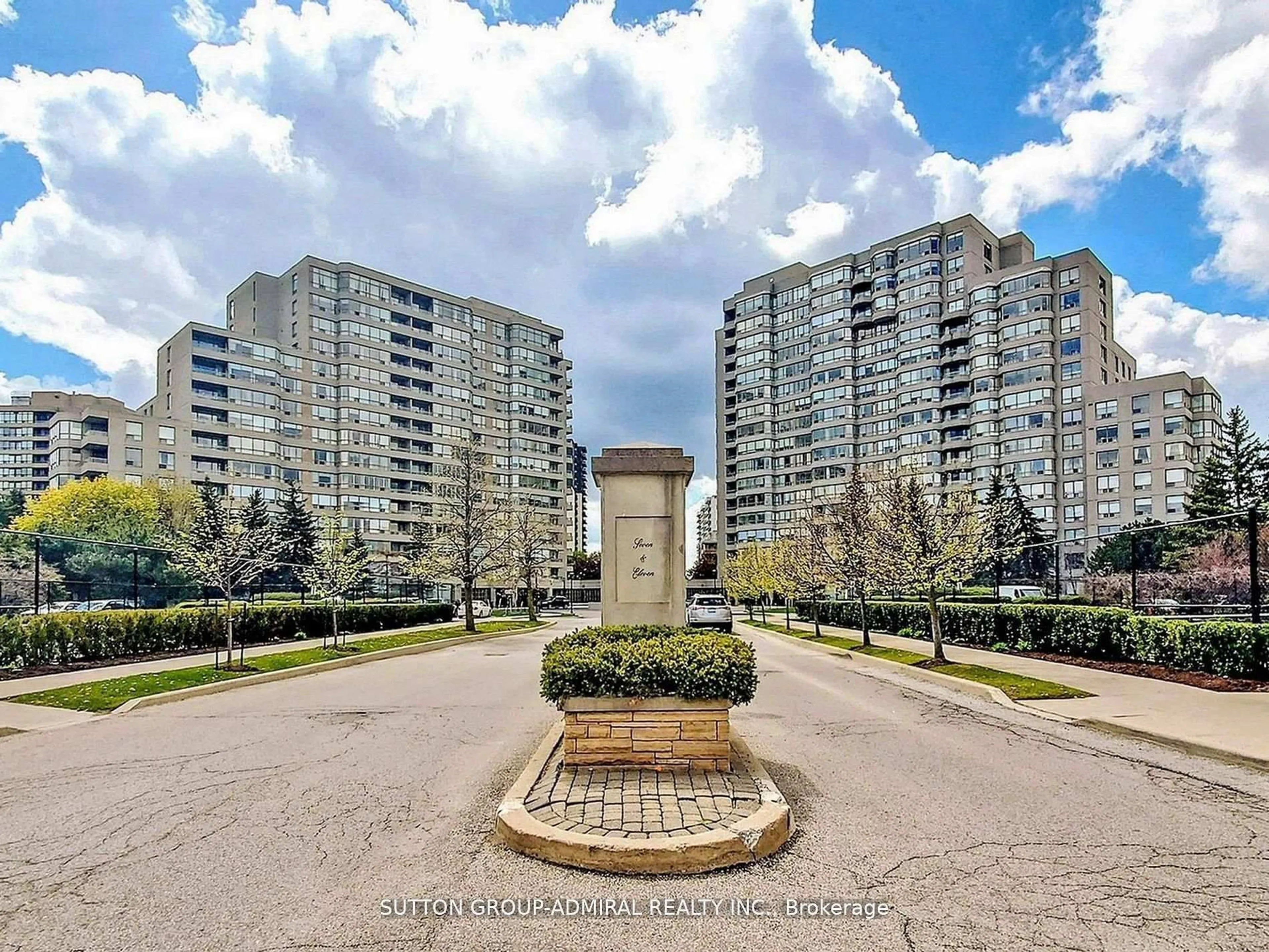 Unknown for 11 Townsgate Dr #401, Vaughan Ontario L4J 8G4