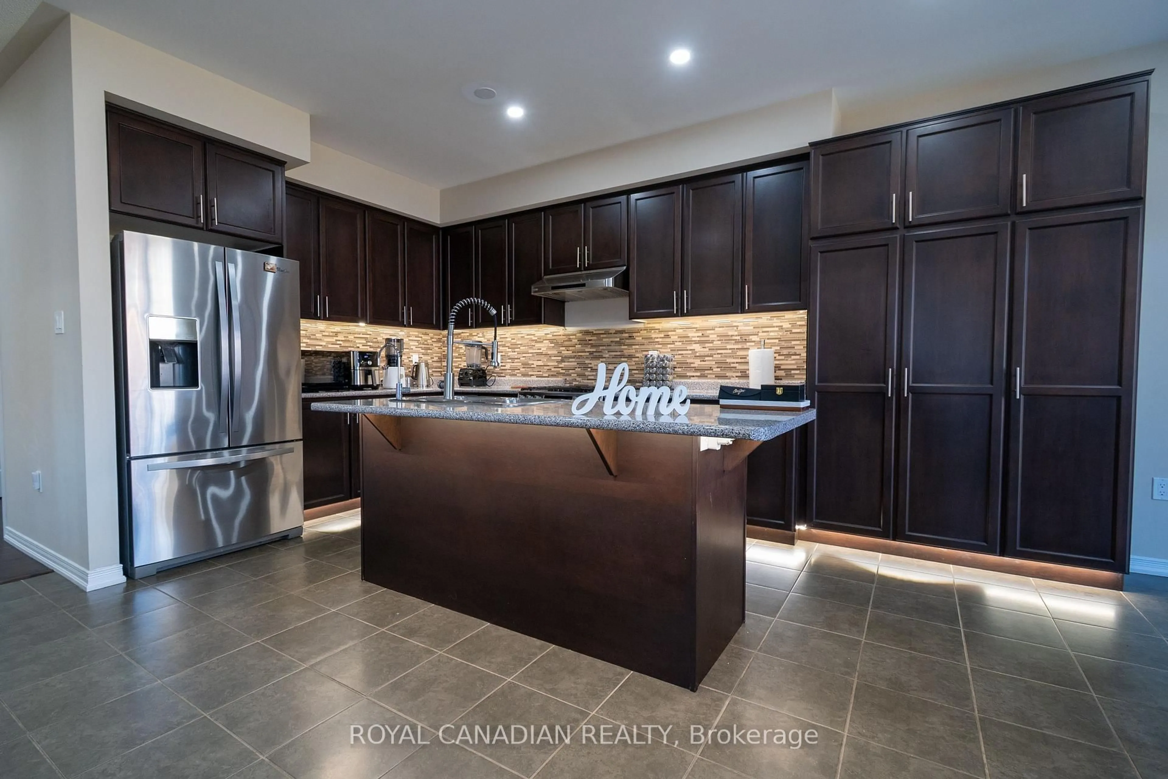 Contemporary kitchen, ceramic/tile floor for 213 Richardson Cres, Bradford West Gwillimbury Ontario L3Z 0R5