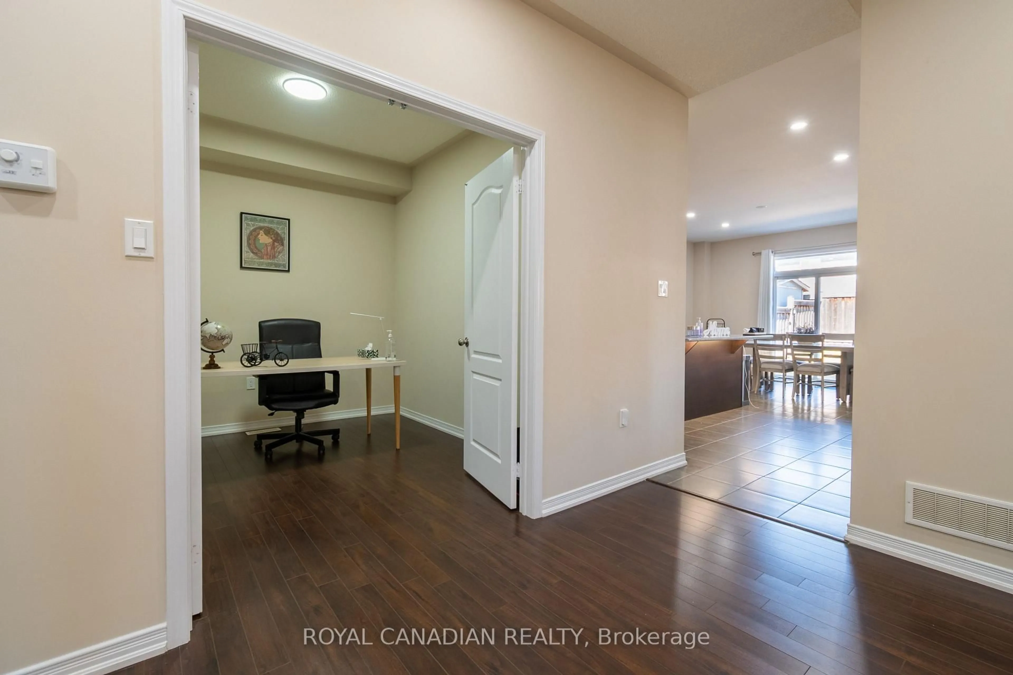 Unknown for 213 Richardson Cres, Bradford West Gwillimbury Ontario L3Z 0R5