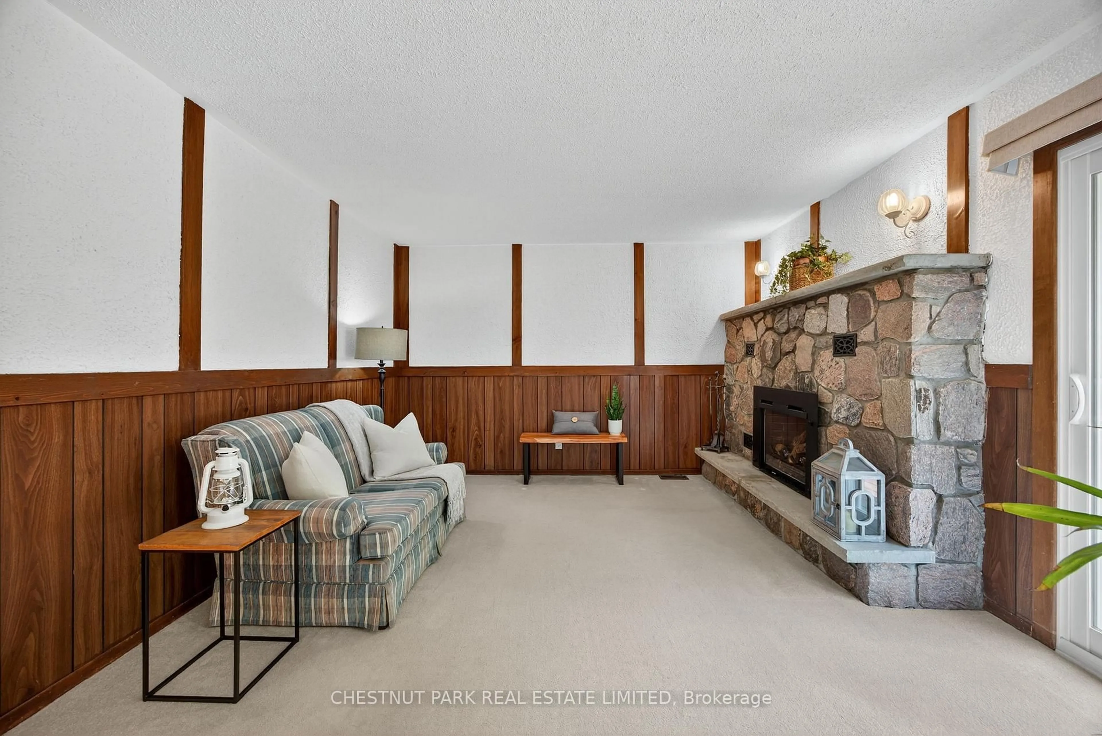Living room with furniture, unknown for 3782 Whitecap Dr, Innisfil Ontario L9S 2L4