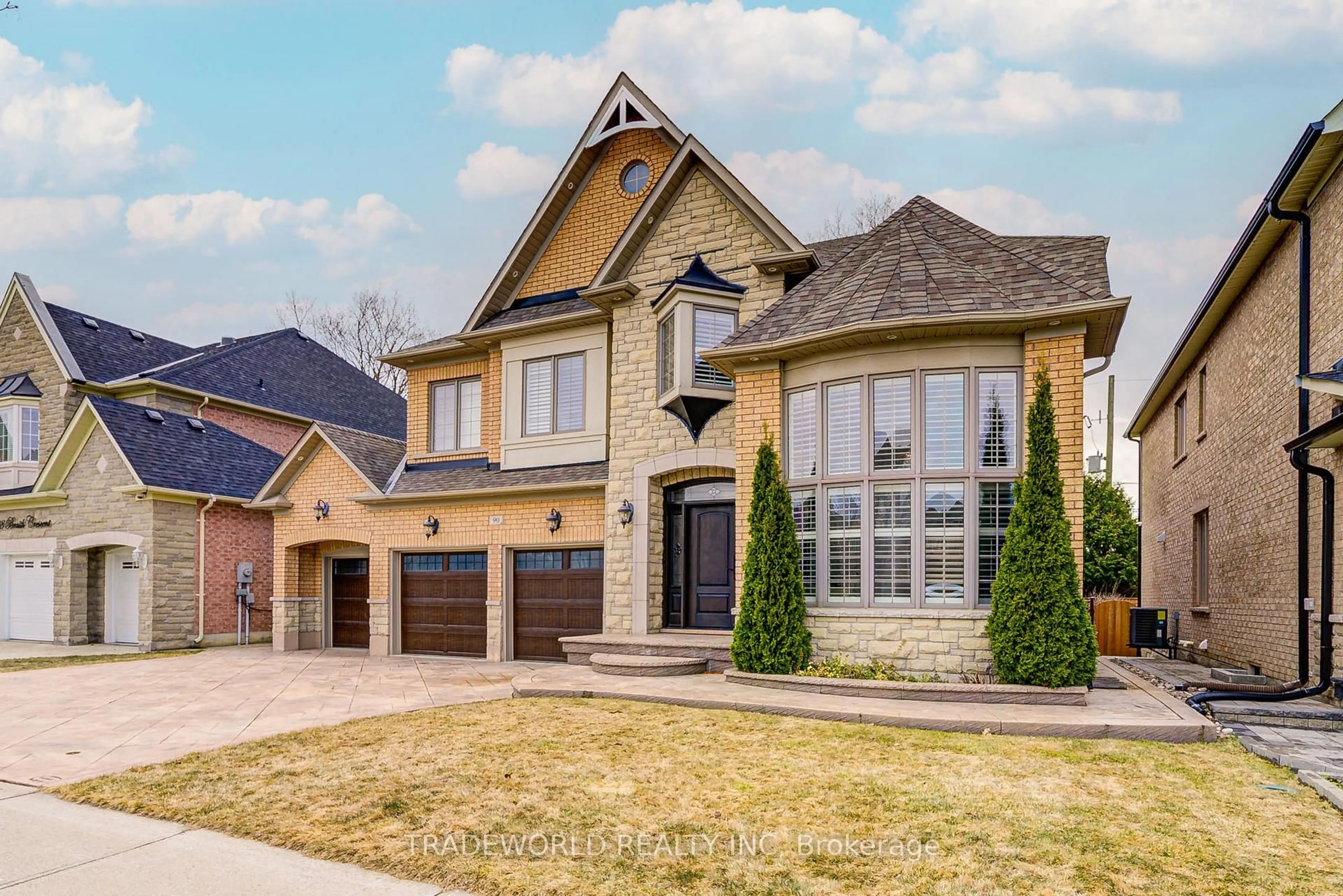 Home with brick exterior material, street for 90 Braith Cres, Whitchurch-Stouffville Ontario L4A 0B7