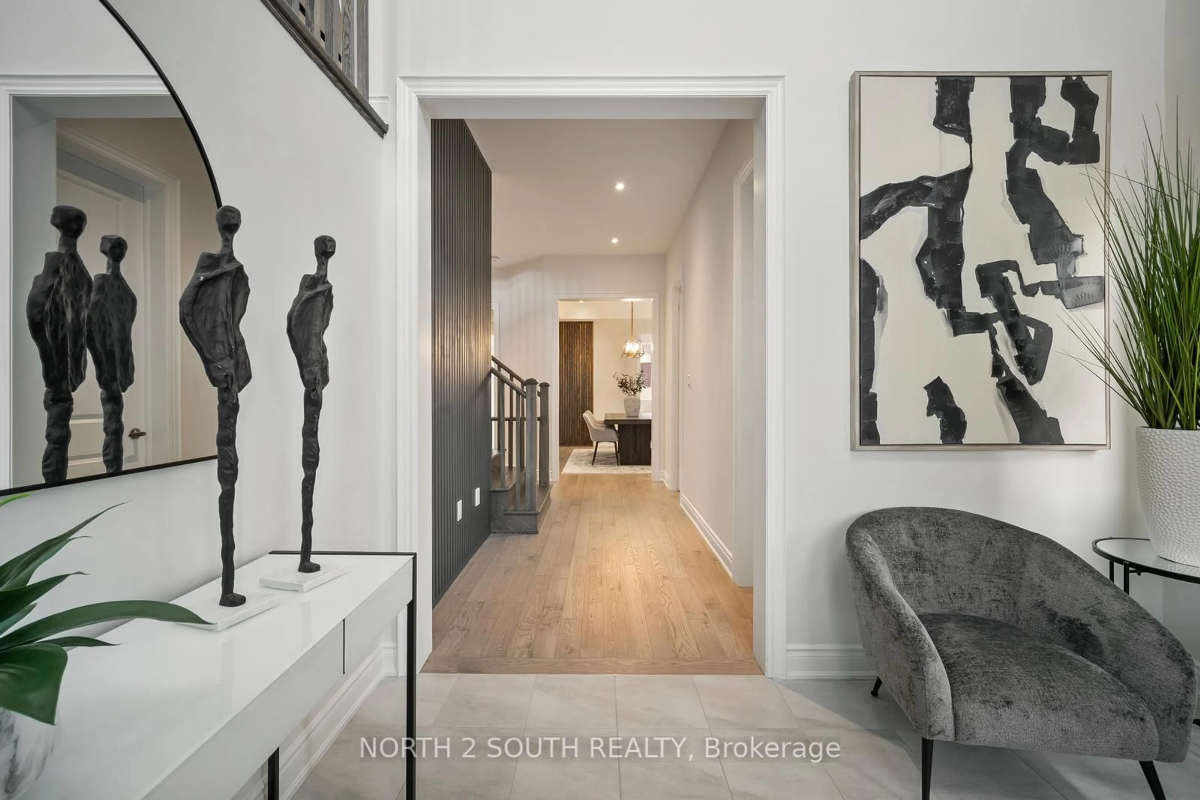 Indoor entryway for 25 Pine Heights Dr, Vaughan Ontario L4H 5C9