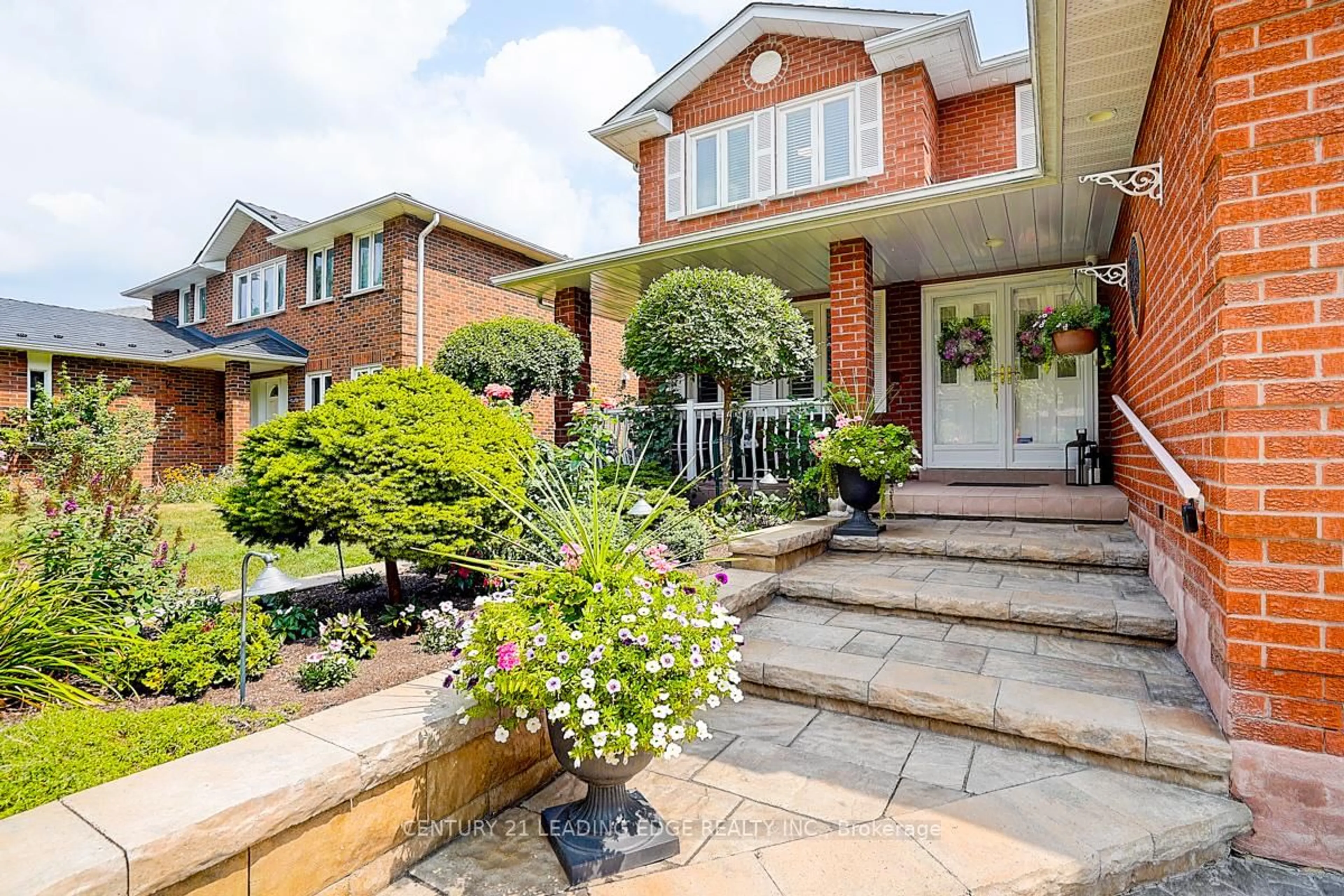 Home with brick exterior material, street for 7 BROGAN Crt, Markham Ontario L3P 6G2