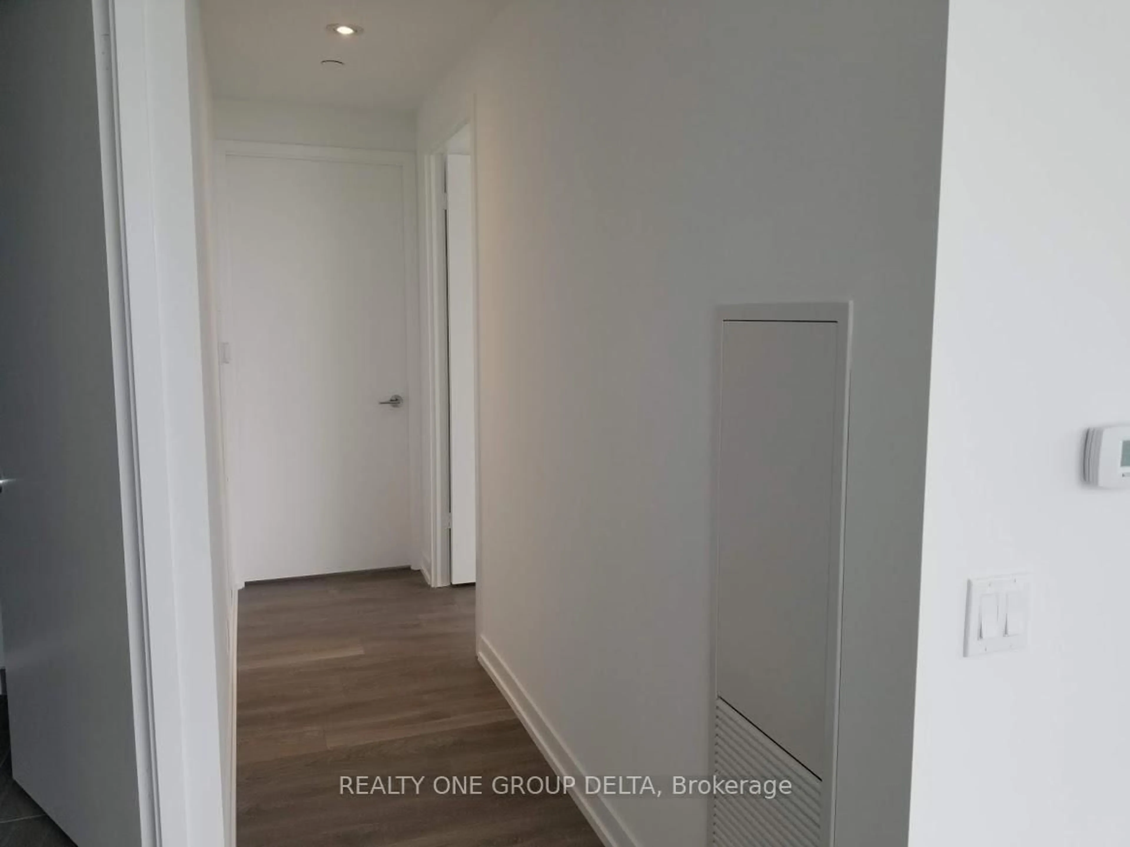 Unknown for 898 Portage Pkwy #4002, Vaughan Ontario L4K 3Y8