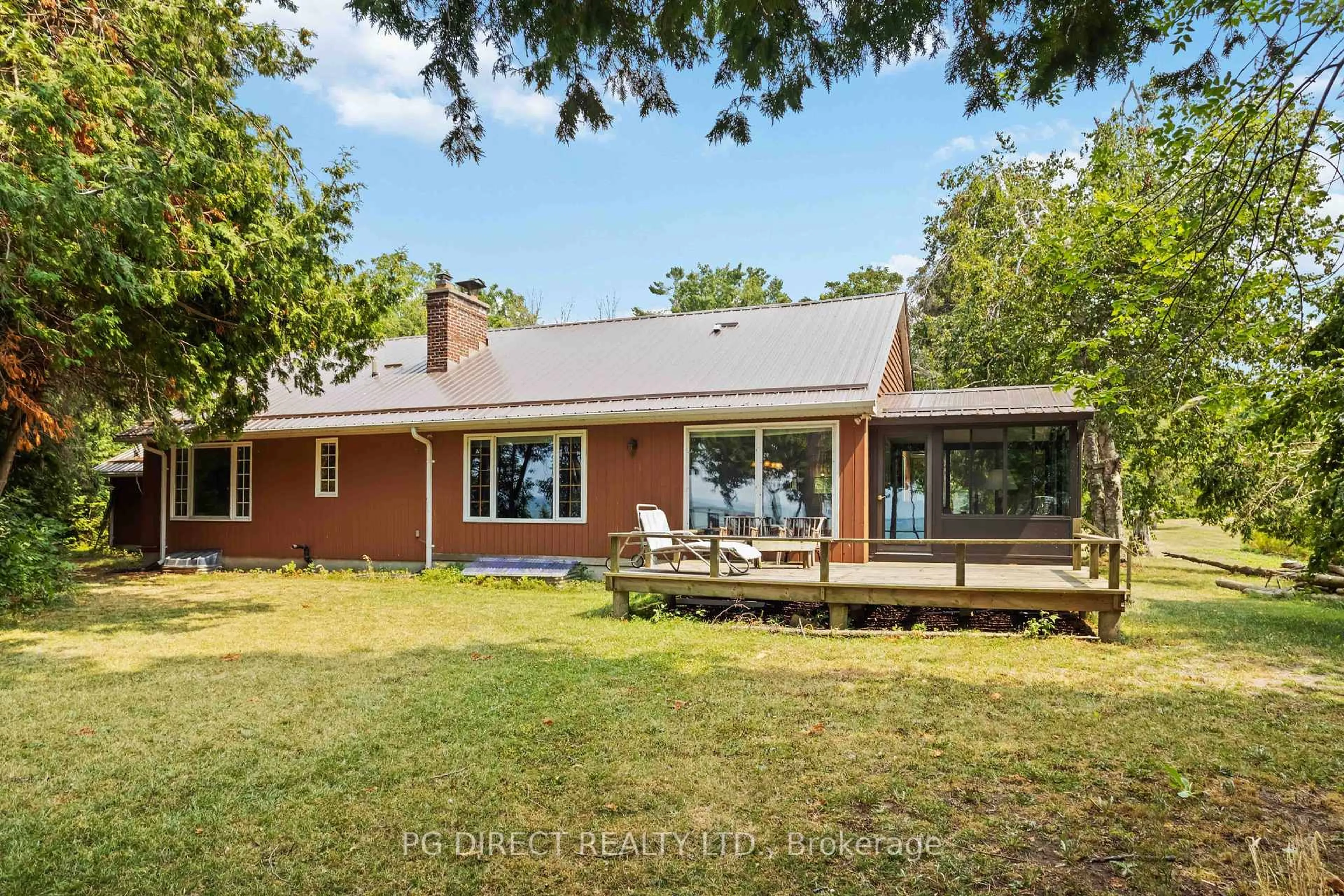 A pic from outside/outdoor area/front of a property/back of a property/a pic from drone, water/lake/river/ocean view for 5 Albert St, Brock Ontario L0K 1A0