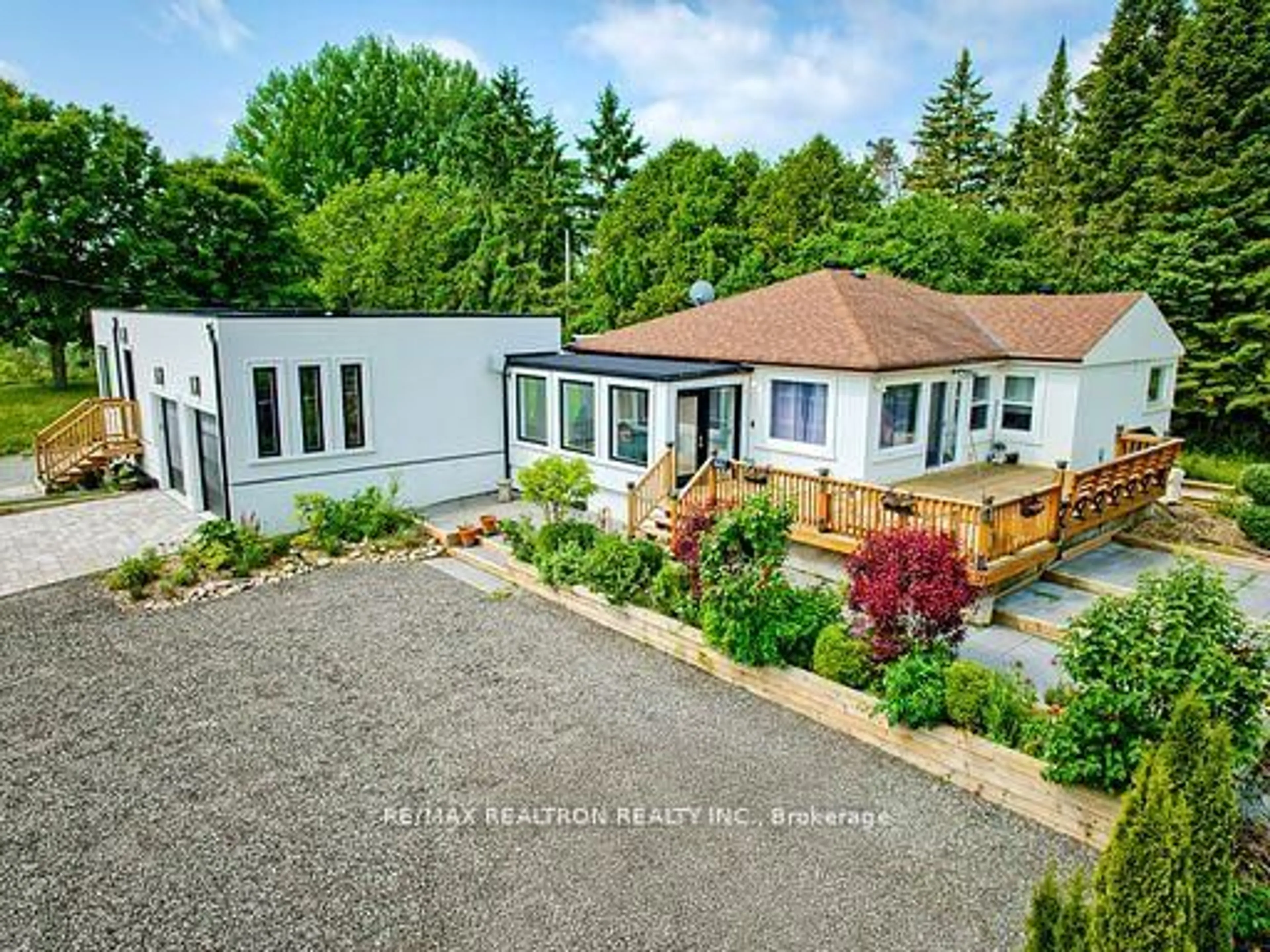 A pic from outside/outdoor area/front of a property/back of a property/a pic from drone, street for 2821 Mount Albert Rd, East Gwillimbury Ontario L0G 1R0